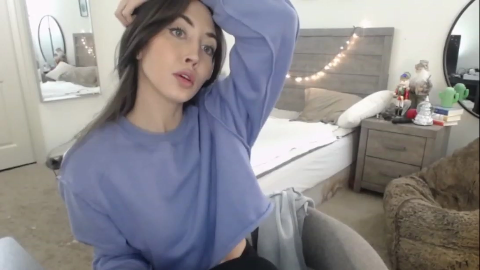 Gallery image thumbnail from SweetHarlie's myfreecams stream on, 01/05/2023, 23:37 image 16 of 20