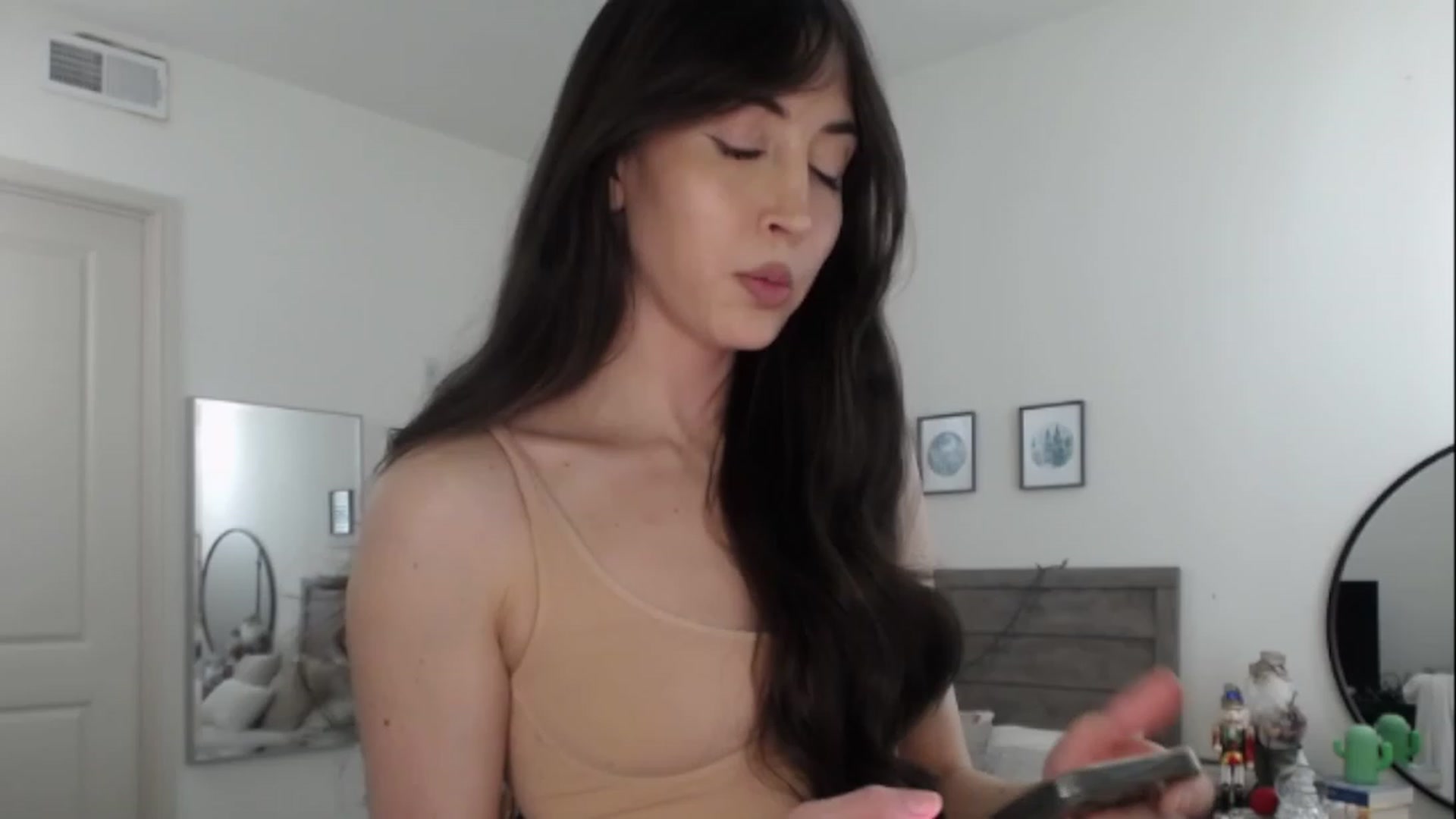 Gallery image thumbnail from SweetHarlie's myfreecams stream on, 01/16/2023, 21:55 image 9 of 20