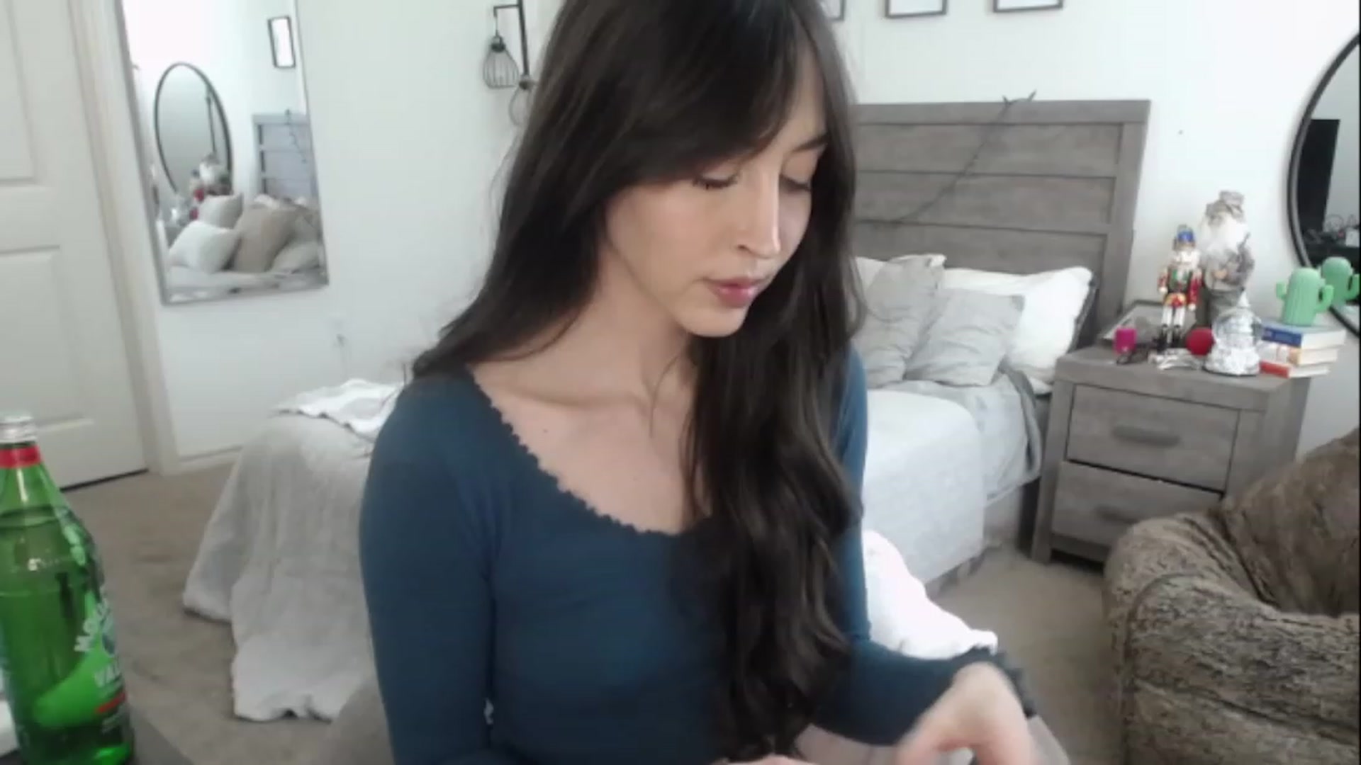 Gallery image thumbnail from SweetHarlie's myfreecams stream on, 01/16/2023, 21:55 image 1 of 20