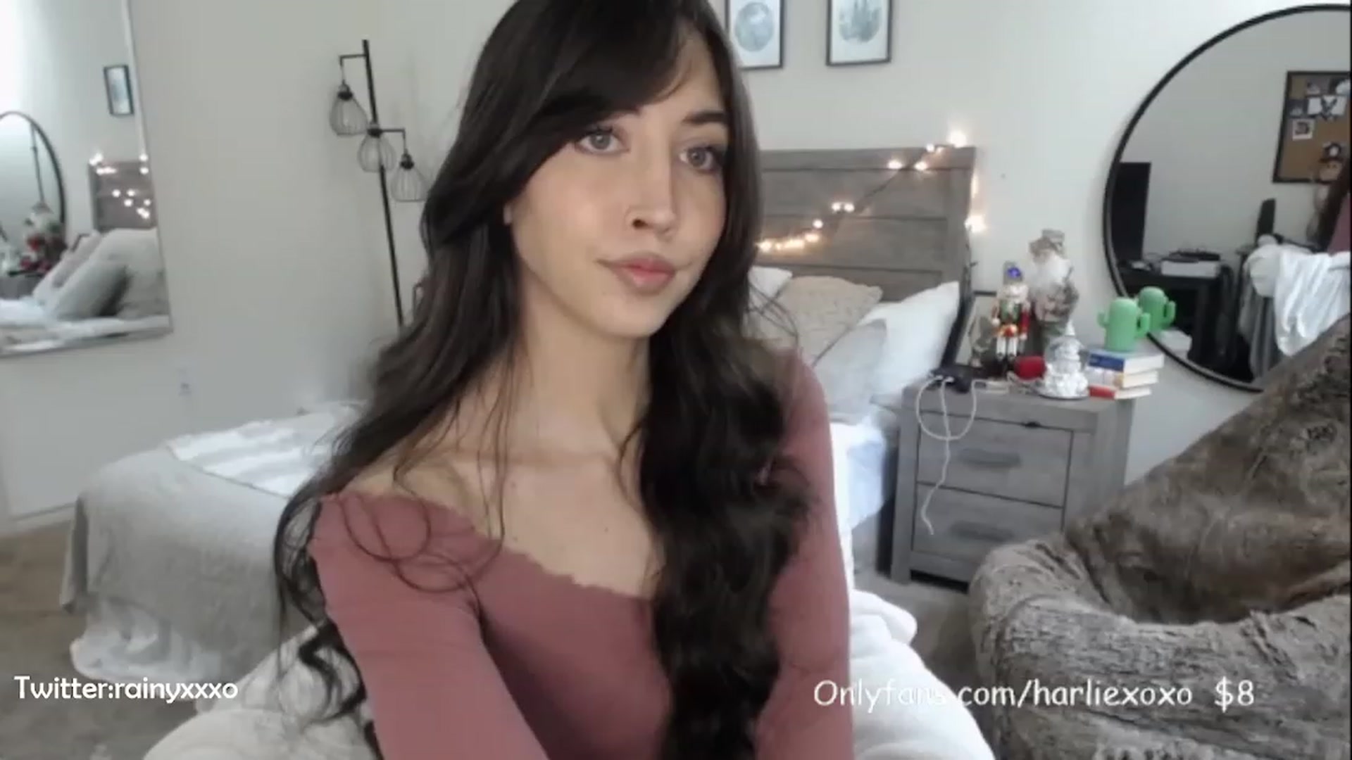 Gallery image thumbnail from SweetHarlie's myfreecams stream on, 01/25/2023, 21:45 image 2 of 20