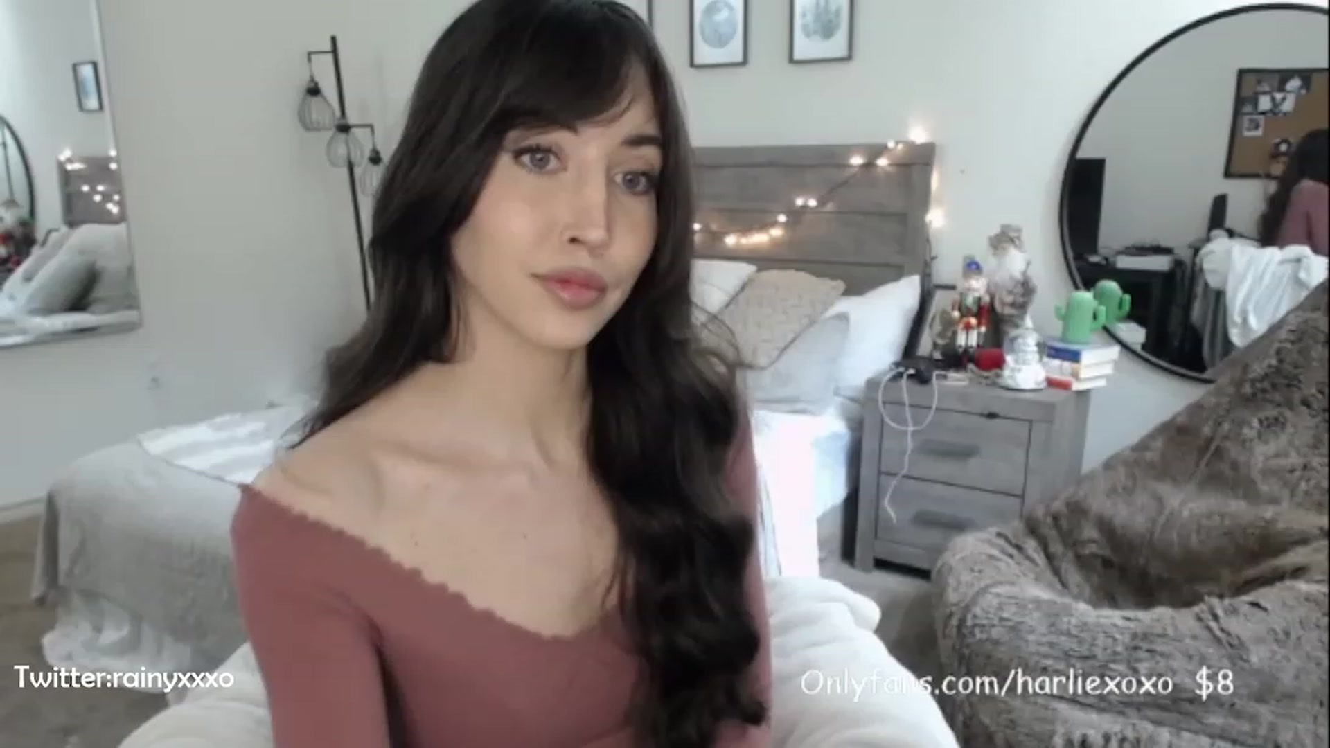 Gallery image thumbnail from SweetHarlie's myfreecams stream on, 01/25/2023, 21:45 image 3 of 20