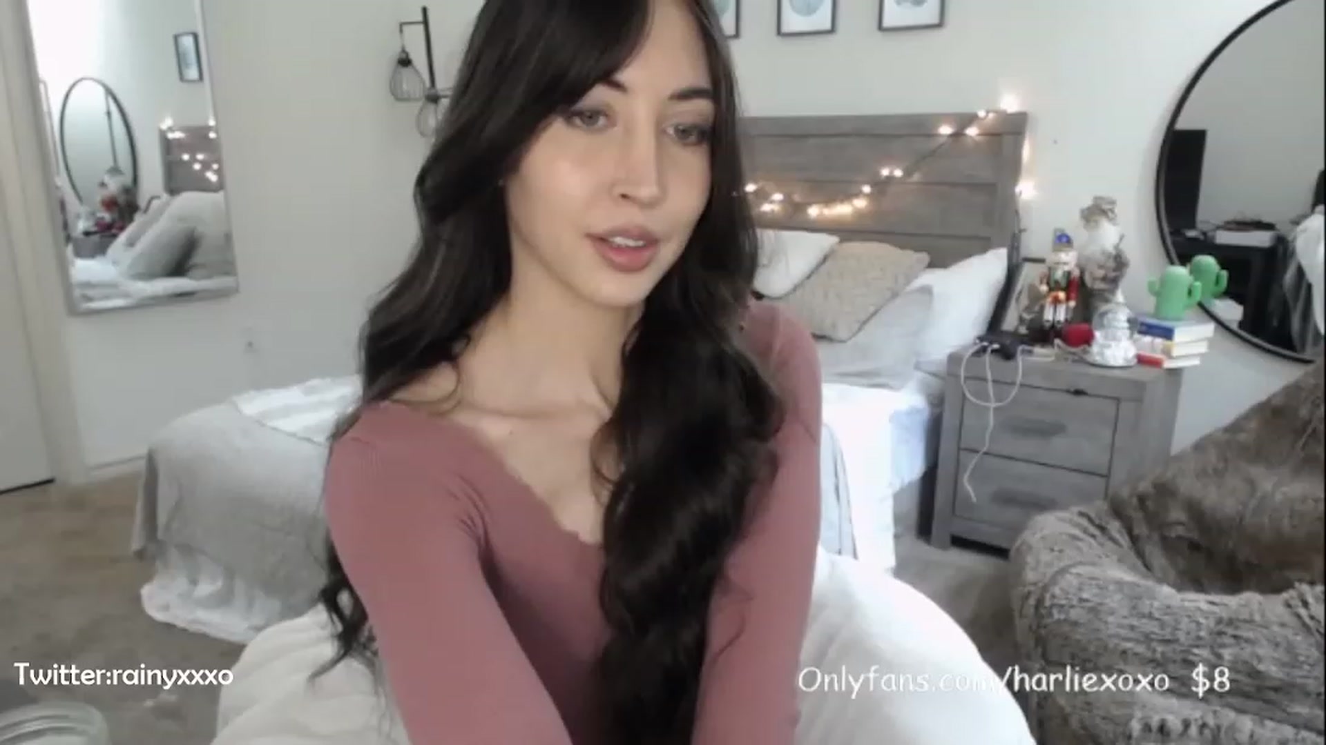 Gallery image thumbnail from SweetHarlie's myfreecams stream on, 01/25/2023, 21:45 image 16 of 20
