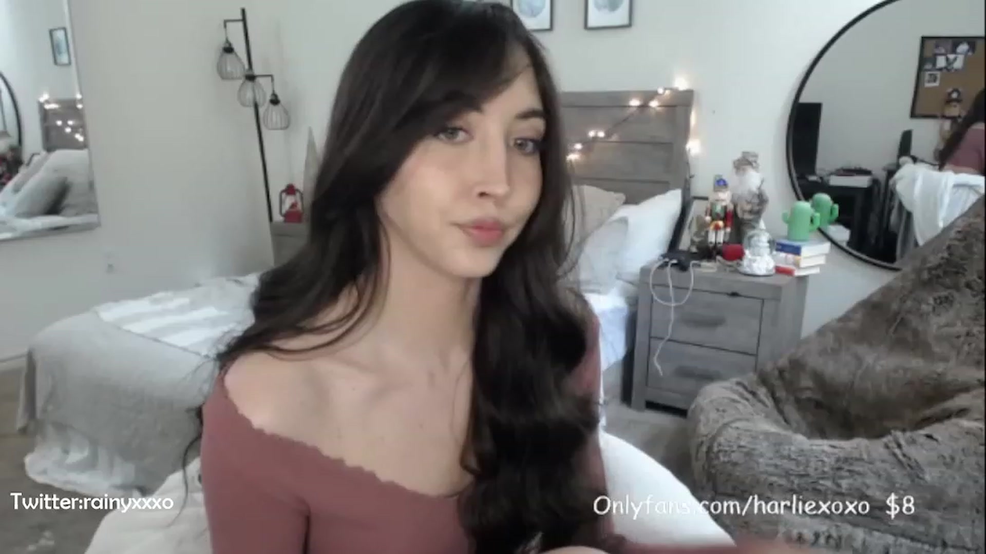 Gallery image thumbnail from SweetHarlie's myfreecams stream on, 01/25/2023, 21:45 image 9 of 20