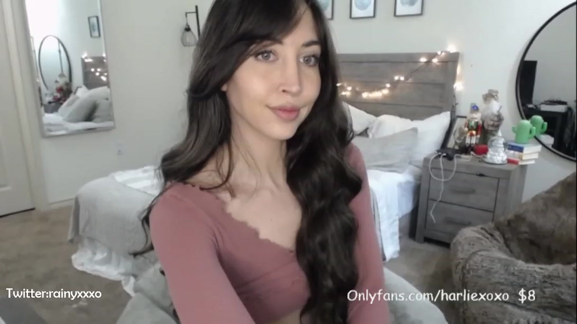 Gallery image thumbnail from SweetHarlie's myfreecams stream on, 01/25/2023, 22:24 image 10 of 20
