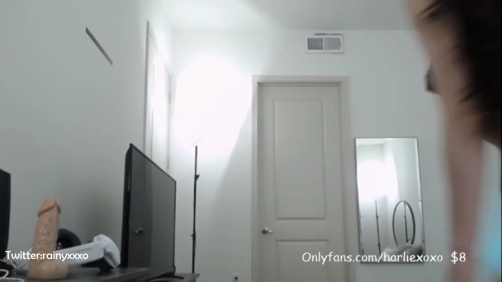 Gallery image thumbnail from SweetHarlie's myfreecams stream on, 04/12/2023, 21:02 image 10 of 20