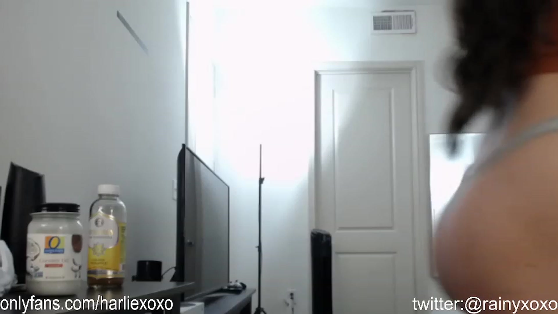 Gallery image thumbnail from SweetHarlie's myfreecams stream on, 05/05/2023, 24:05 image 15 of 20