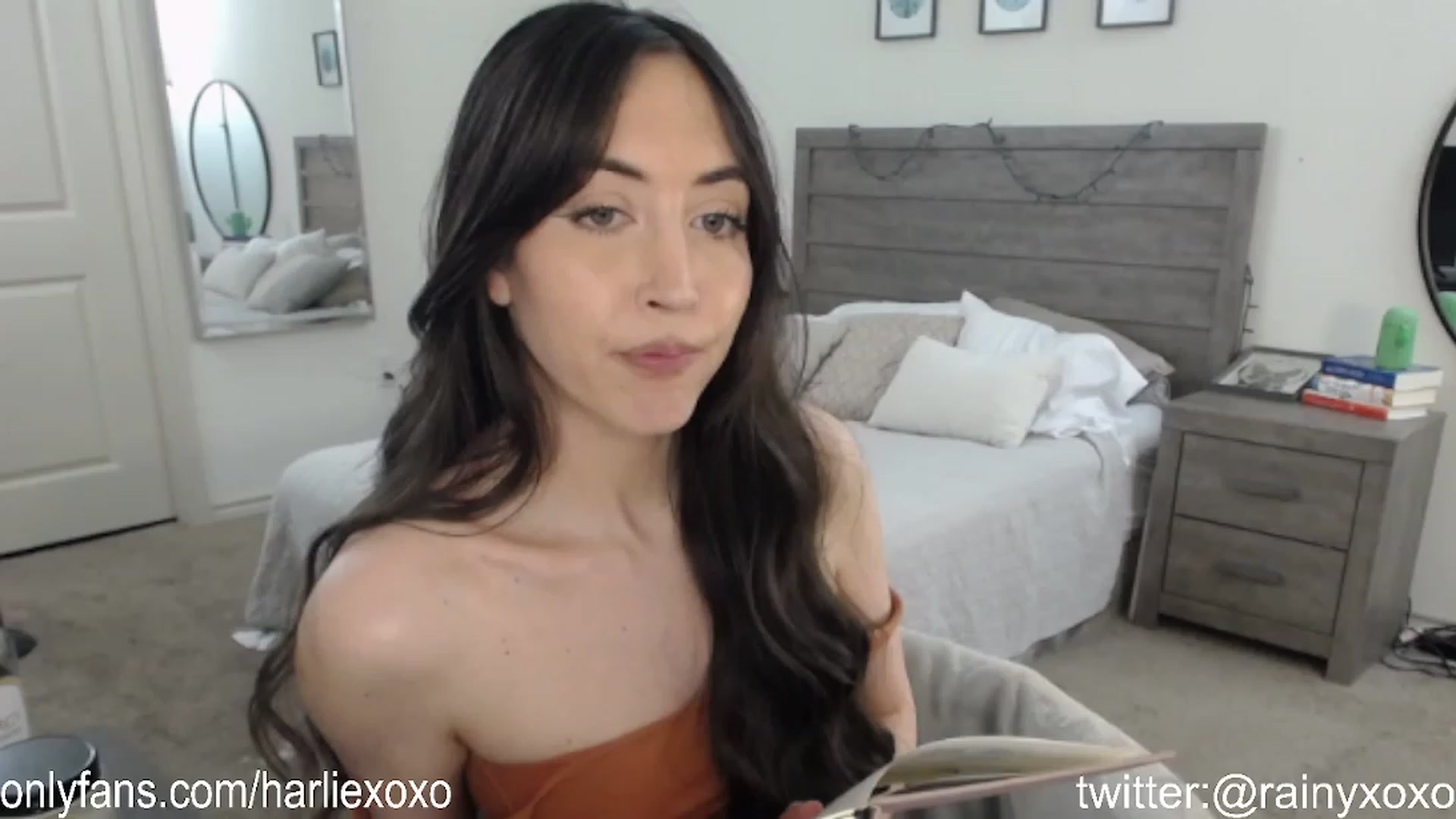 Gallery image thumbnail from SweetHarlie's myfreecams stream on, 05/05/2023, 24:05 image 6 of 20