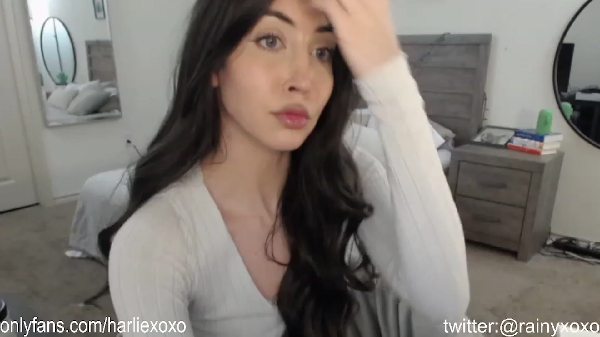 Gallery image thumbnail from SweetHarlie's myfreecams stream on, 05/05/2023, 24:27 image 15 of 20