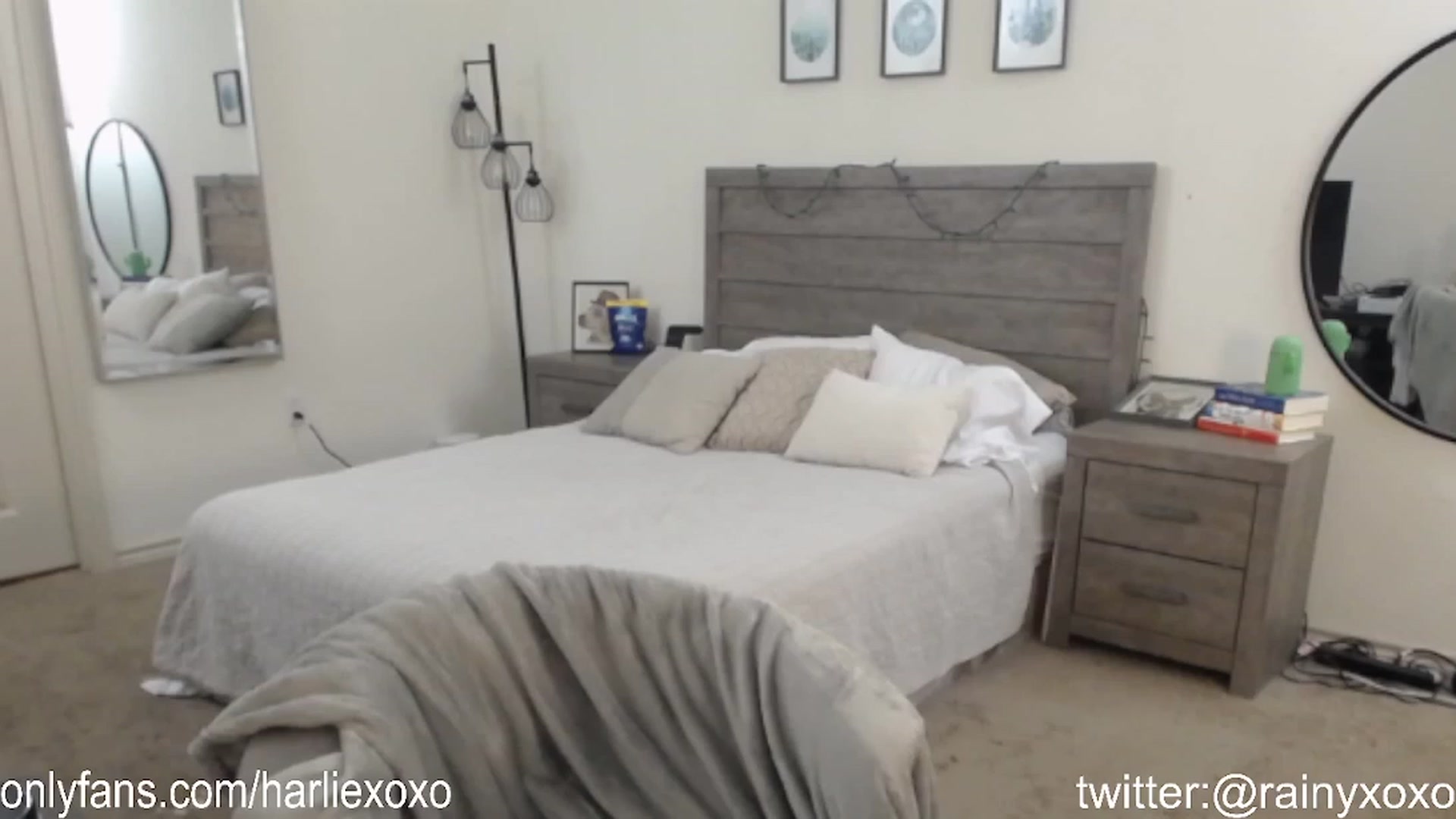 Gallery image thumbnail from SweetHarlie's myfreecams stream on, 05/05/2023, 24:27 image 3 of 20