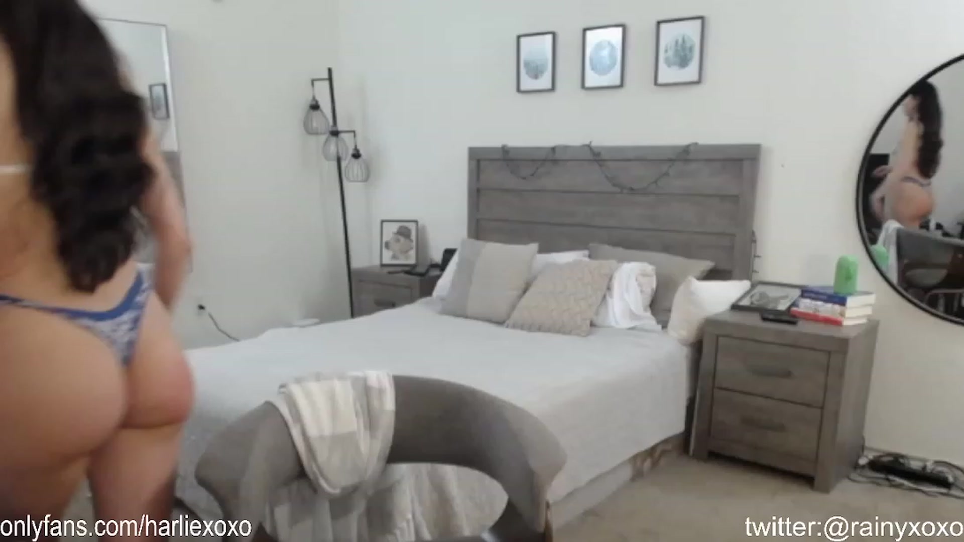 Gallery image thumbnail from SweetHarlie's myfreecams stream on, 05/07/2023, 24:54 image 4 of 20