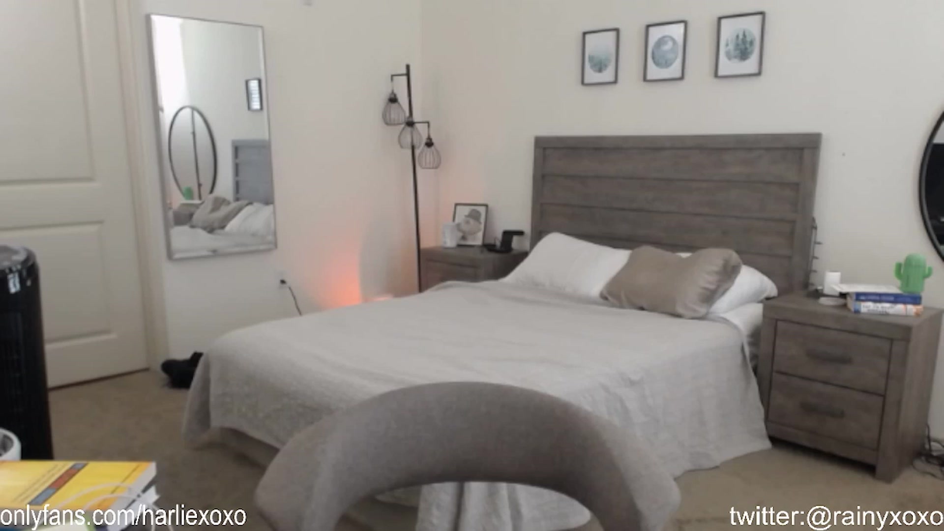 Gallery image thumbnail from SweetHarlie's myfreecams stream on, 09/28/2023, 19:39 image 13 of 20