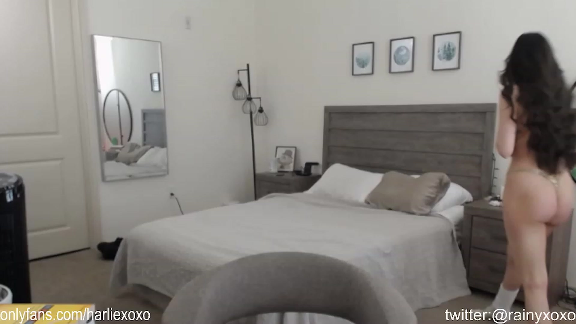 Gallery image thumbnail from SweetHarlie's myfreecams stream on, 09/28/2023, 19:39 image 6 of 20