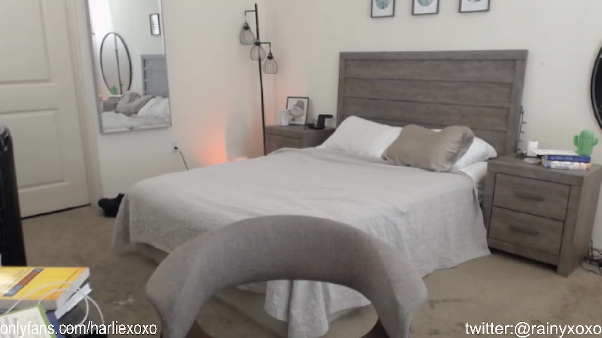 Gallery image thumbnail from SweetHarlie's myfreecams stream on, 09/28/2023, 19:39 image 14 of 20