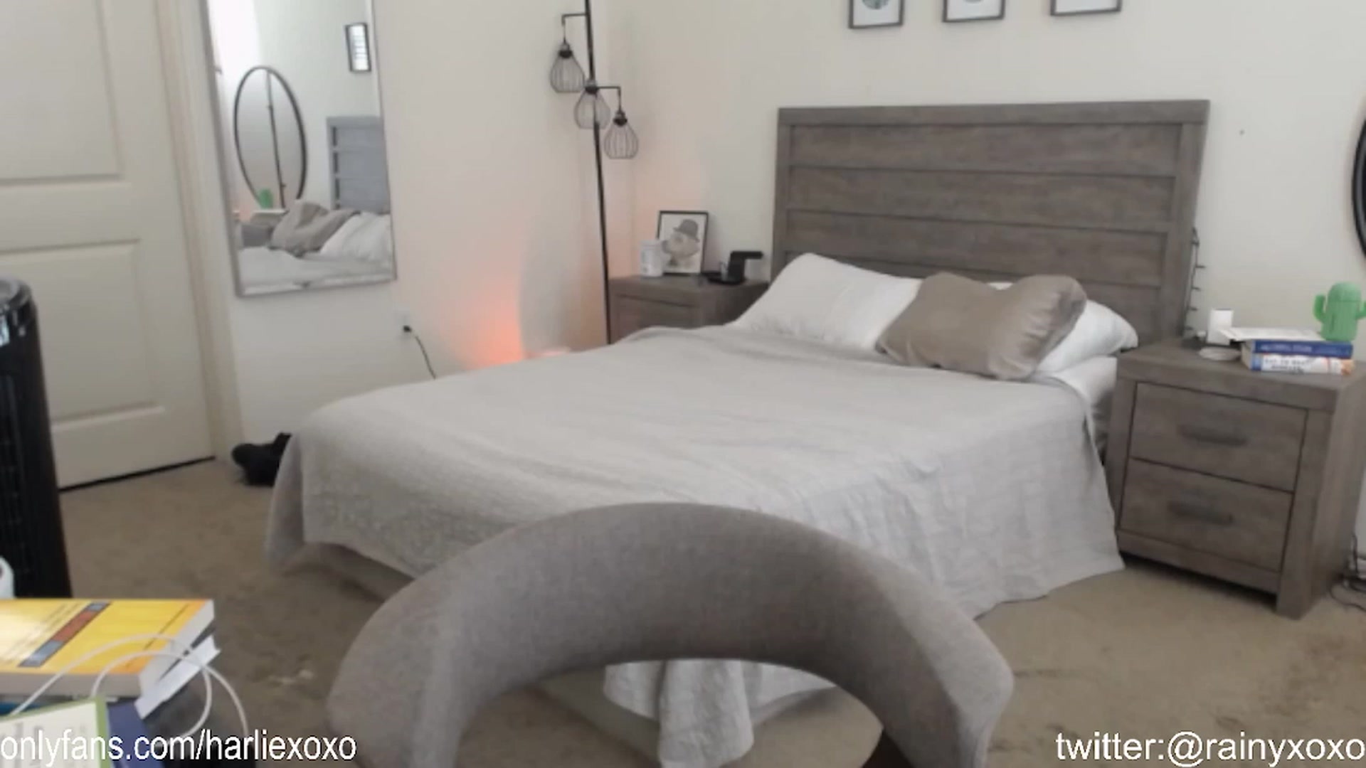 Gallery image thumbnail from SweetHarlie's myfreecams stream on, 09/28/2023, 20:07 image 18 of 20