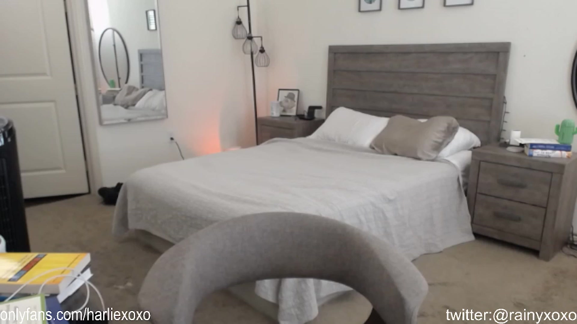 Gallery image thumbnail from SweetHarlie's myfreecams stream on, 09/28/2023, 20:07 image 17 of 20