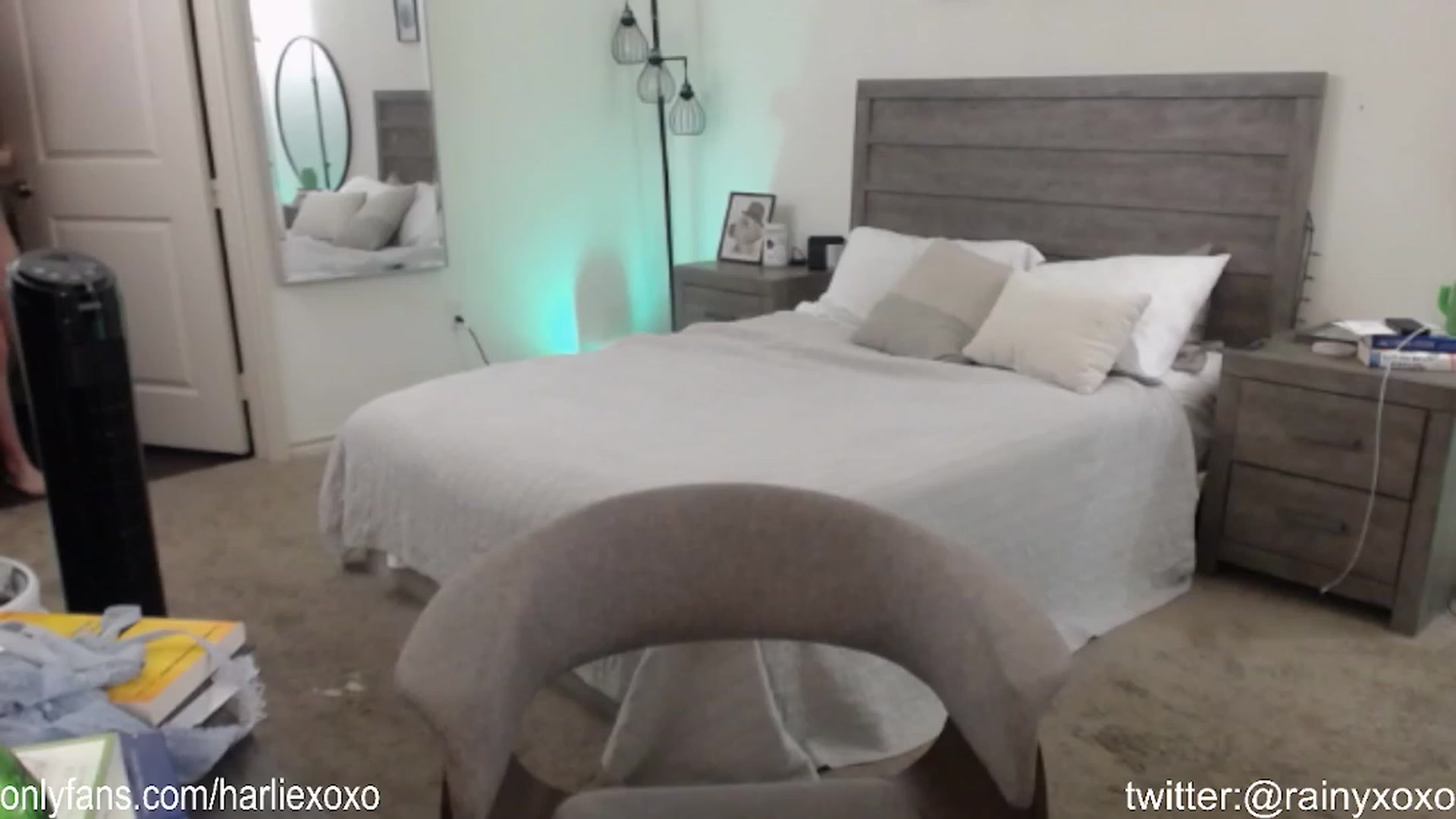 Gallery image thumbnail from SweetHarlie's myfreecams stream on, 10/01/2023, 24:04 image 4 of 20
