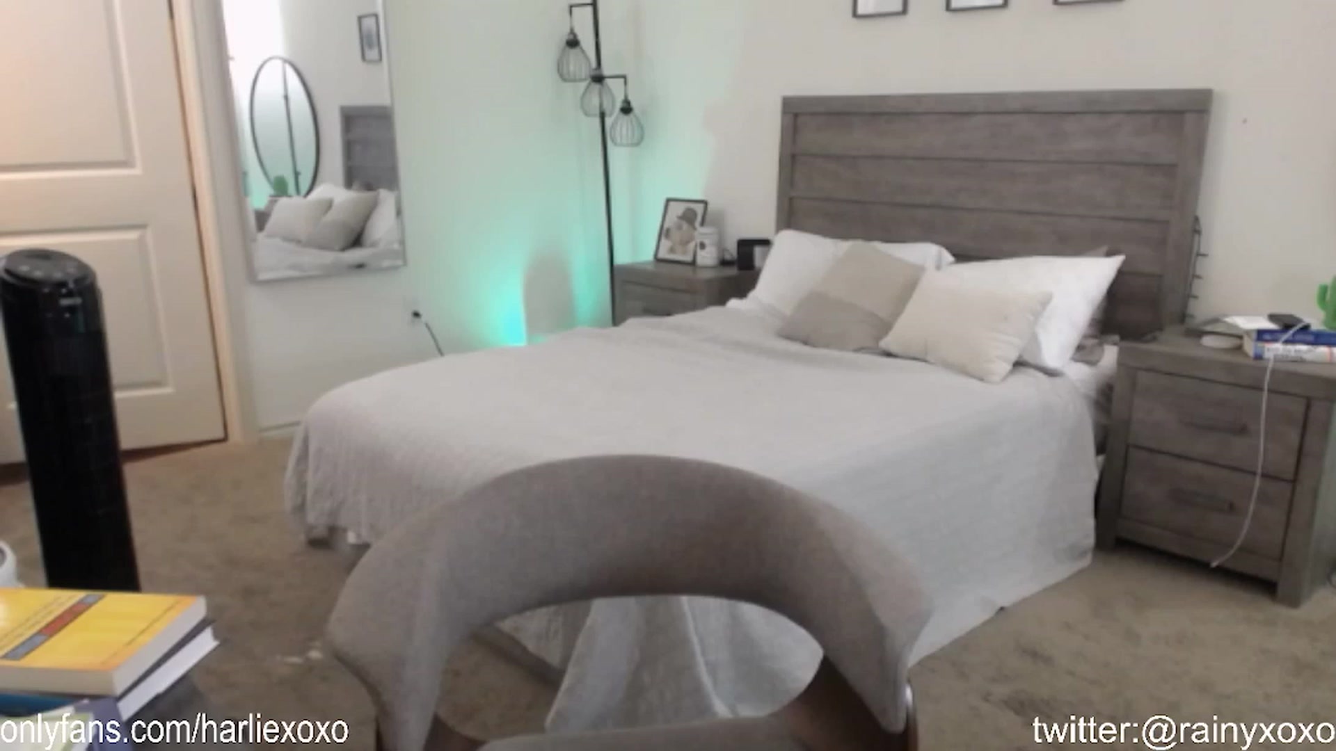 Gallery image thumbnail from SweetHarlie's myfreecams stream on, 10/01/2023, 24:04 image 10 of 20
