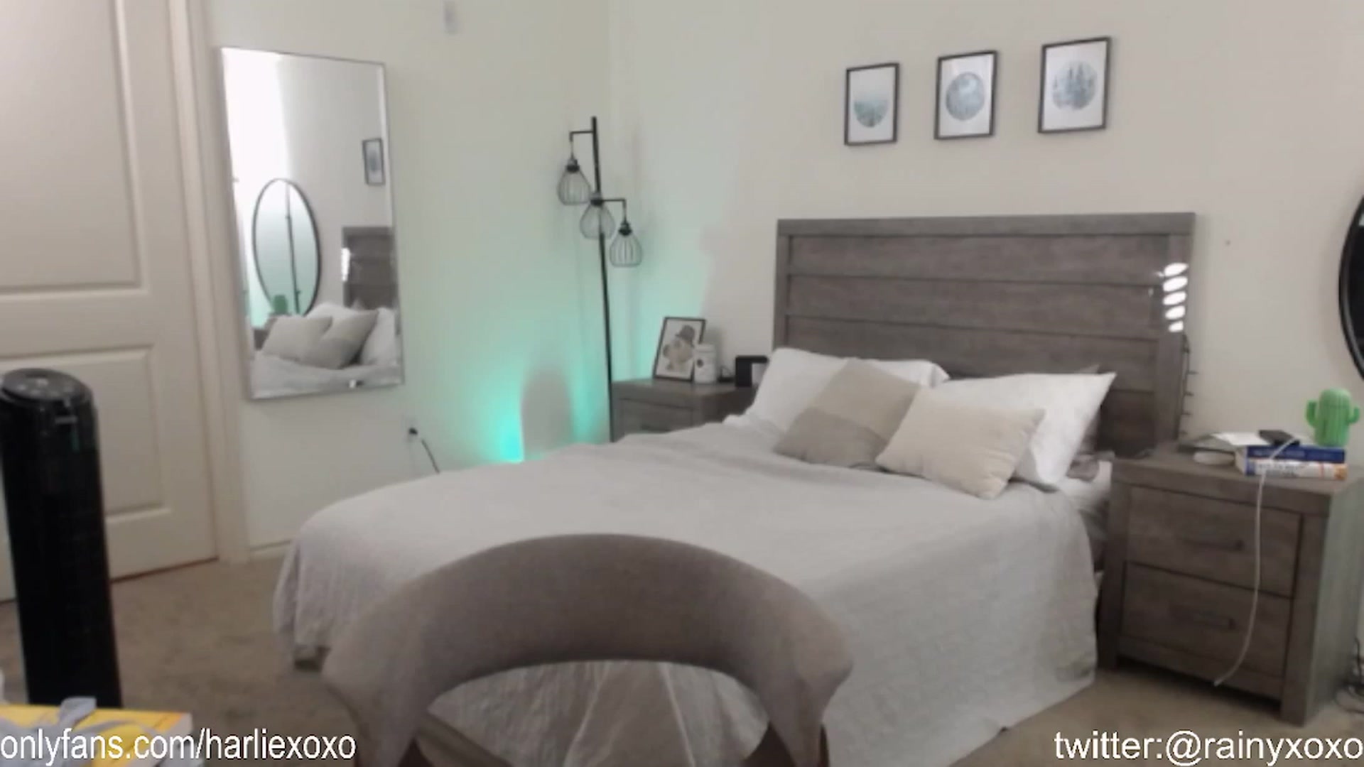 Gallery image thumbnail from SweetHarlie's myfreecams stream on, 10/01/2023, 24:04 image 2 of 20