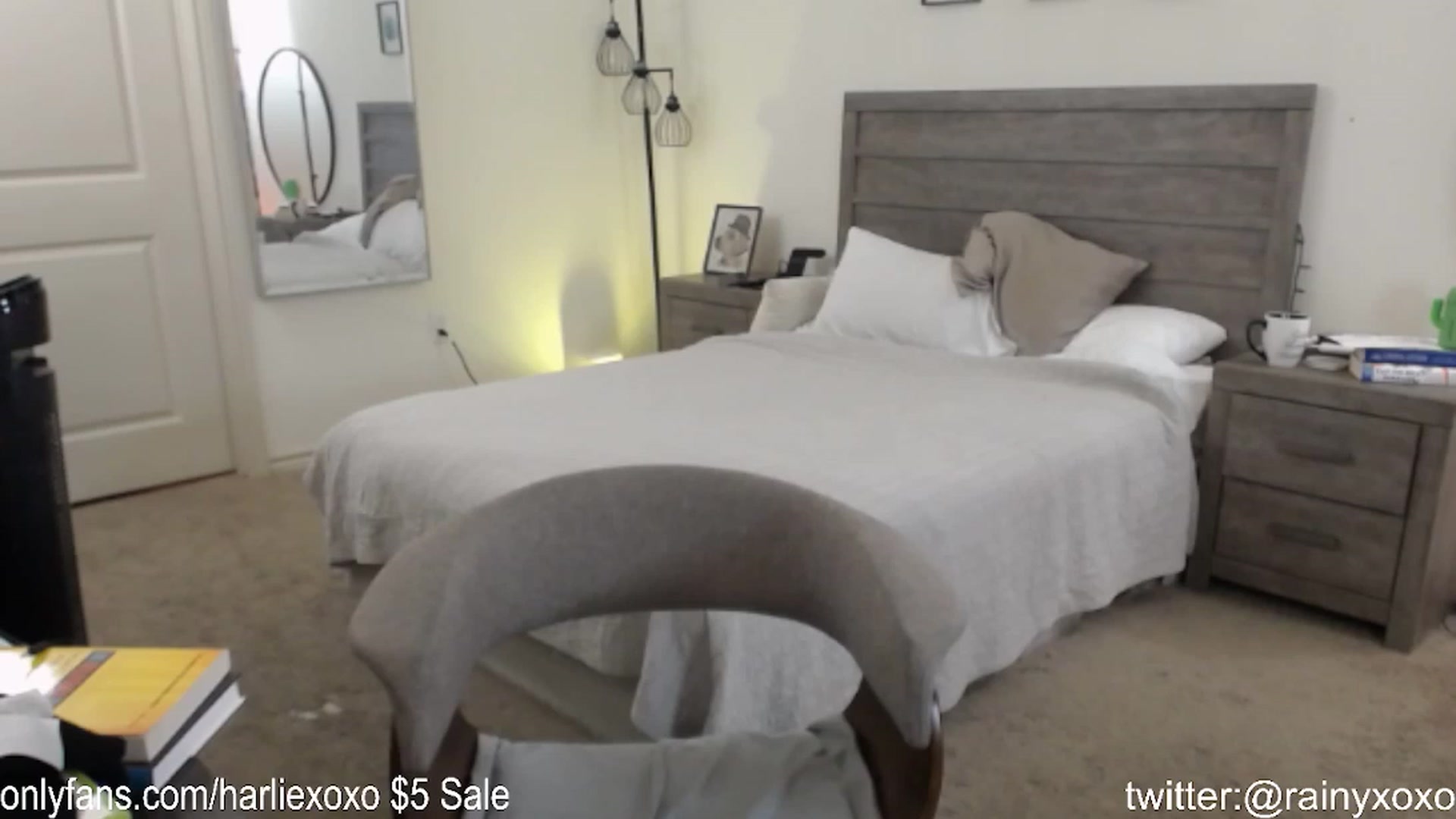 Gallery image thumbnail from SweetHarlie's myfreecams stream on, 10/01/2023, 23:42 image 18 of 20