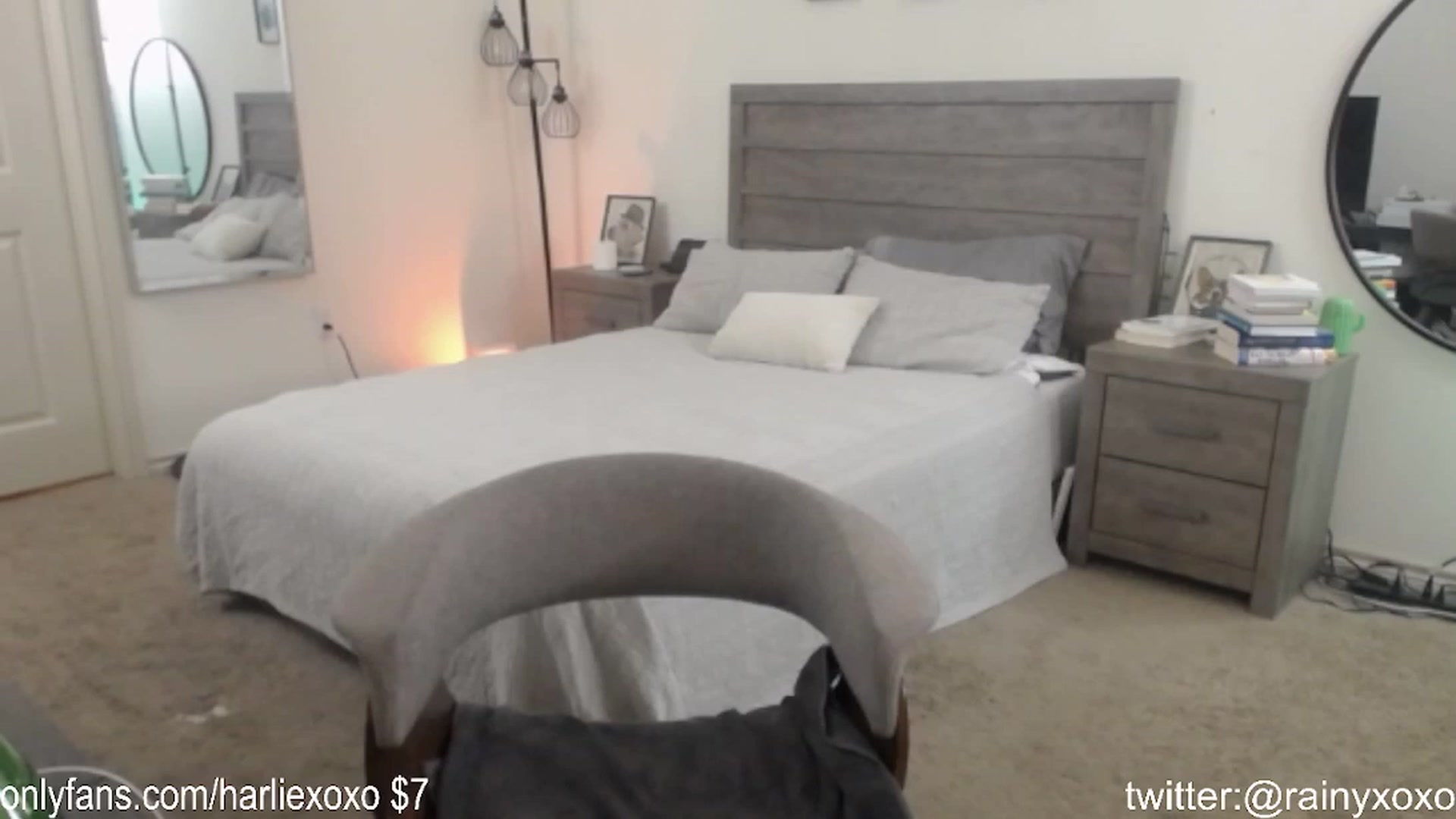 Gallery image thumbnail from SweetHarlie's myfreecams stream on, 10/26/2023, 01:50 image 13 of 20