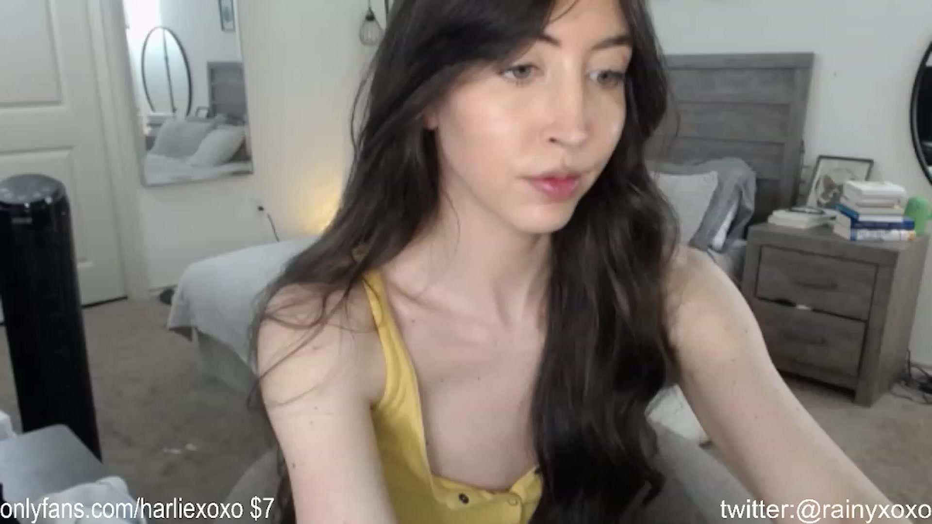 Gallery image thumbnail from SweetHarlie's myfreecams stream on, 10/28/2023, 02:11 image 9 of 20