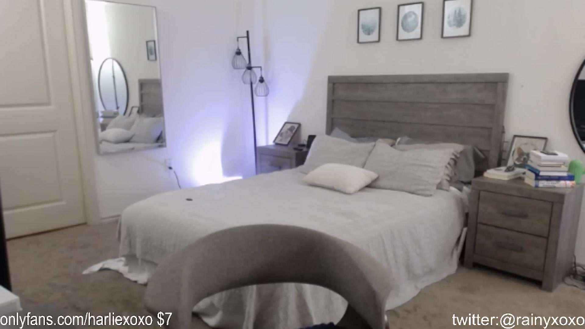 Gallery image thumbnail from SweetHarlie's myfreecams stream on, 10/29/2023, 02:40 image 12 of 20