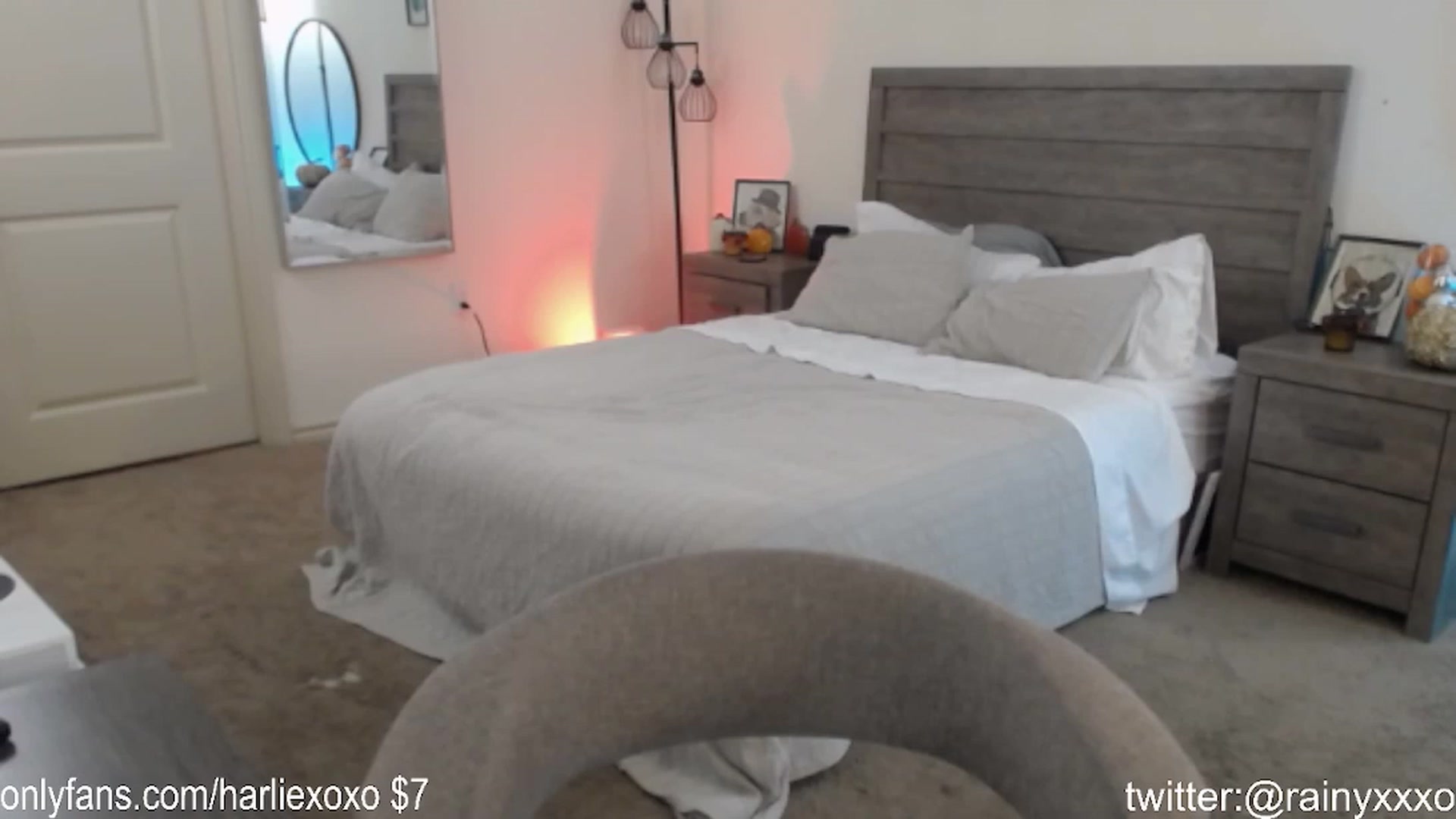 Gallery image thumbnail from SweetHarlie's myfreecams stream on, 11/08/2023, 01:42 image 17 of 20