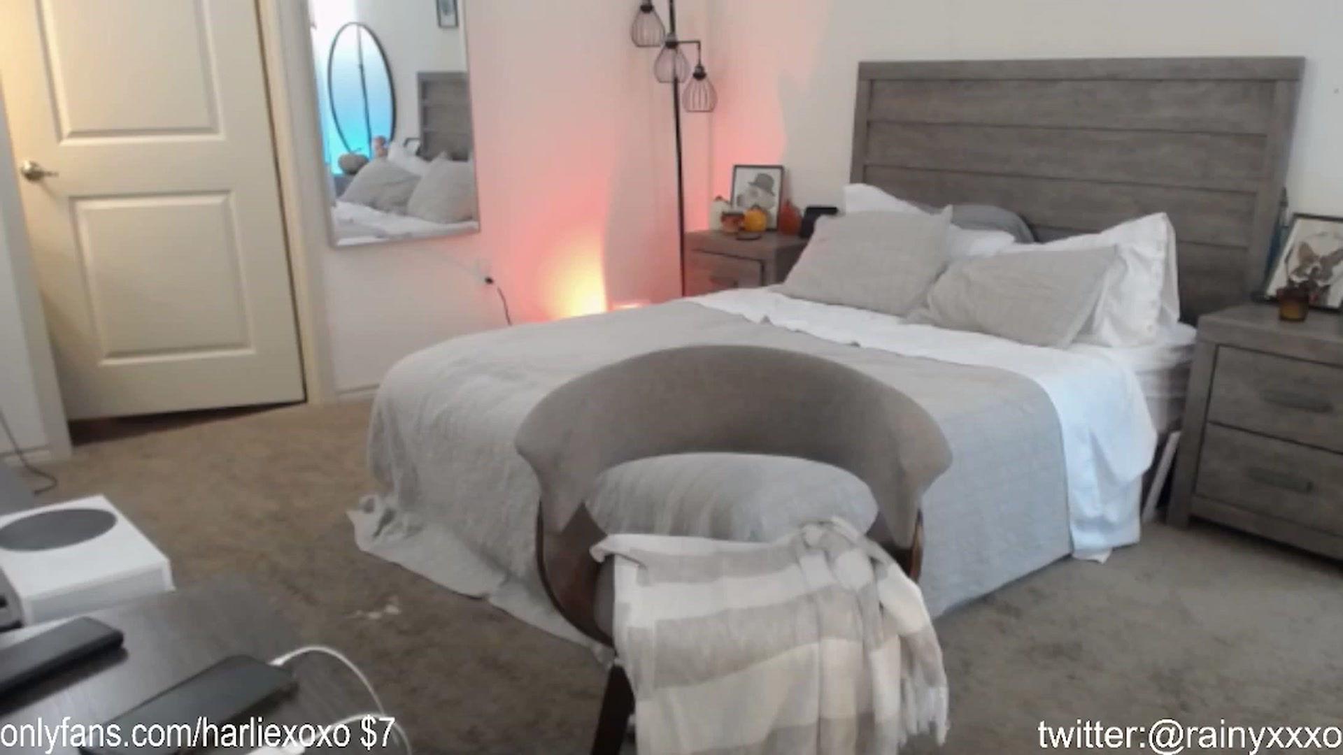 Gallery image thumbnail from SweetHarlie's myfreecams stream on, 11/08/2023, 01:42 image 6 of 20
