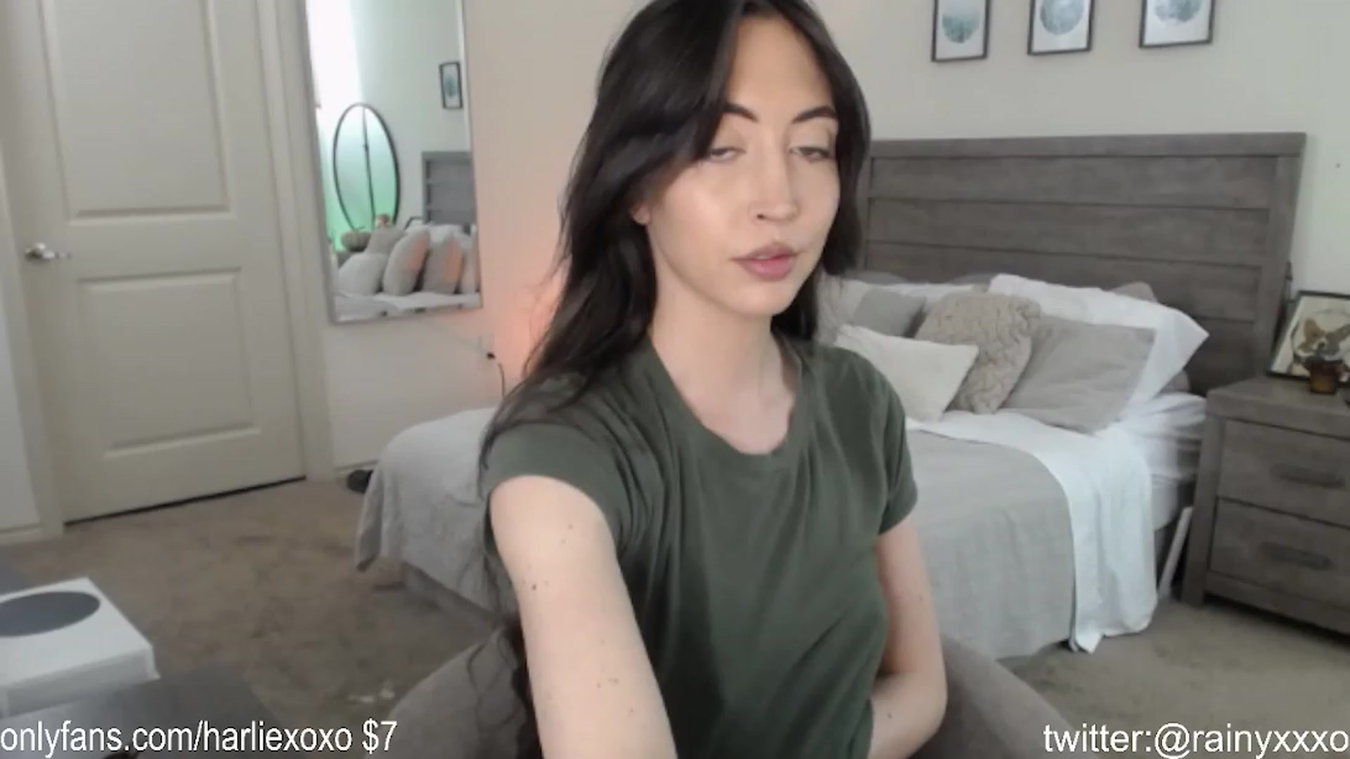 Gallery image thumbnail from SweetHarlie's myfreecams stream on, 11/09/2023, 20:43 image 9 of 20