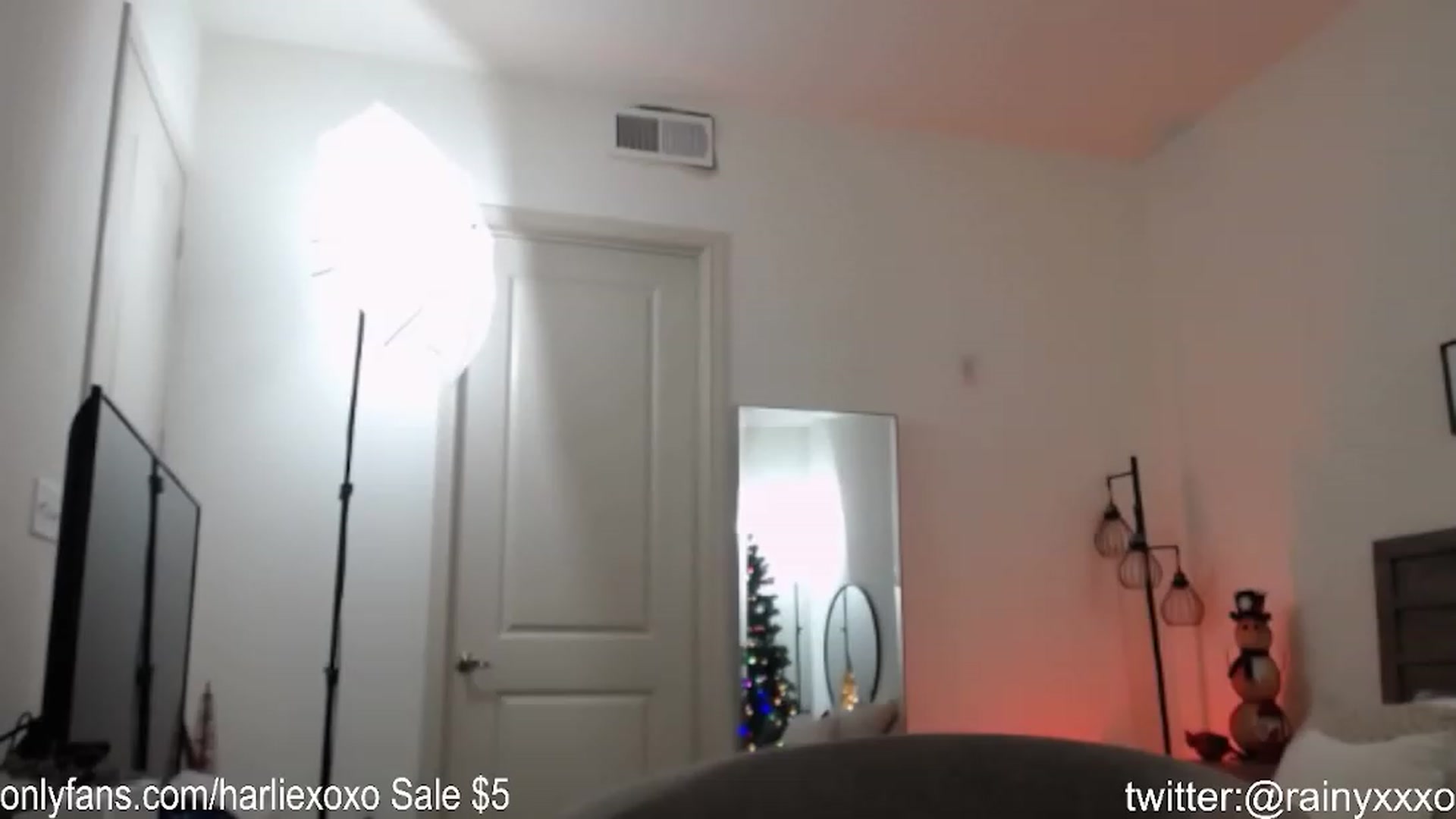 Gallery image thumbnail from SweetHarlie's myfreecams stream on, 12/01/2023, 21:09 image 20 of 20