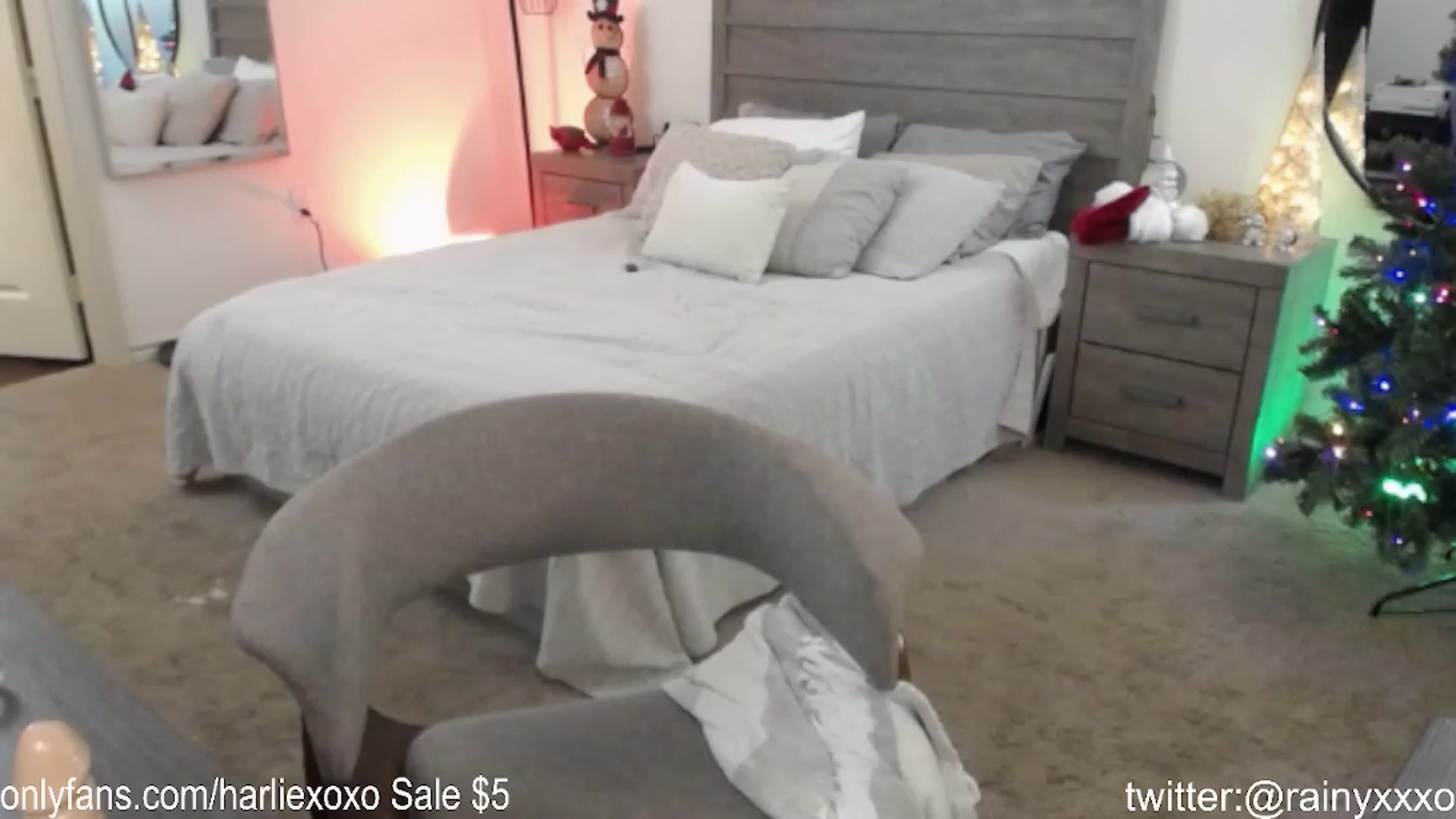 Gallery image thumbnail from SweetHarlie's myfreecams stream on, 12/01/2023, 22:46 image 1 of 20