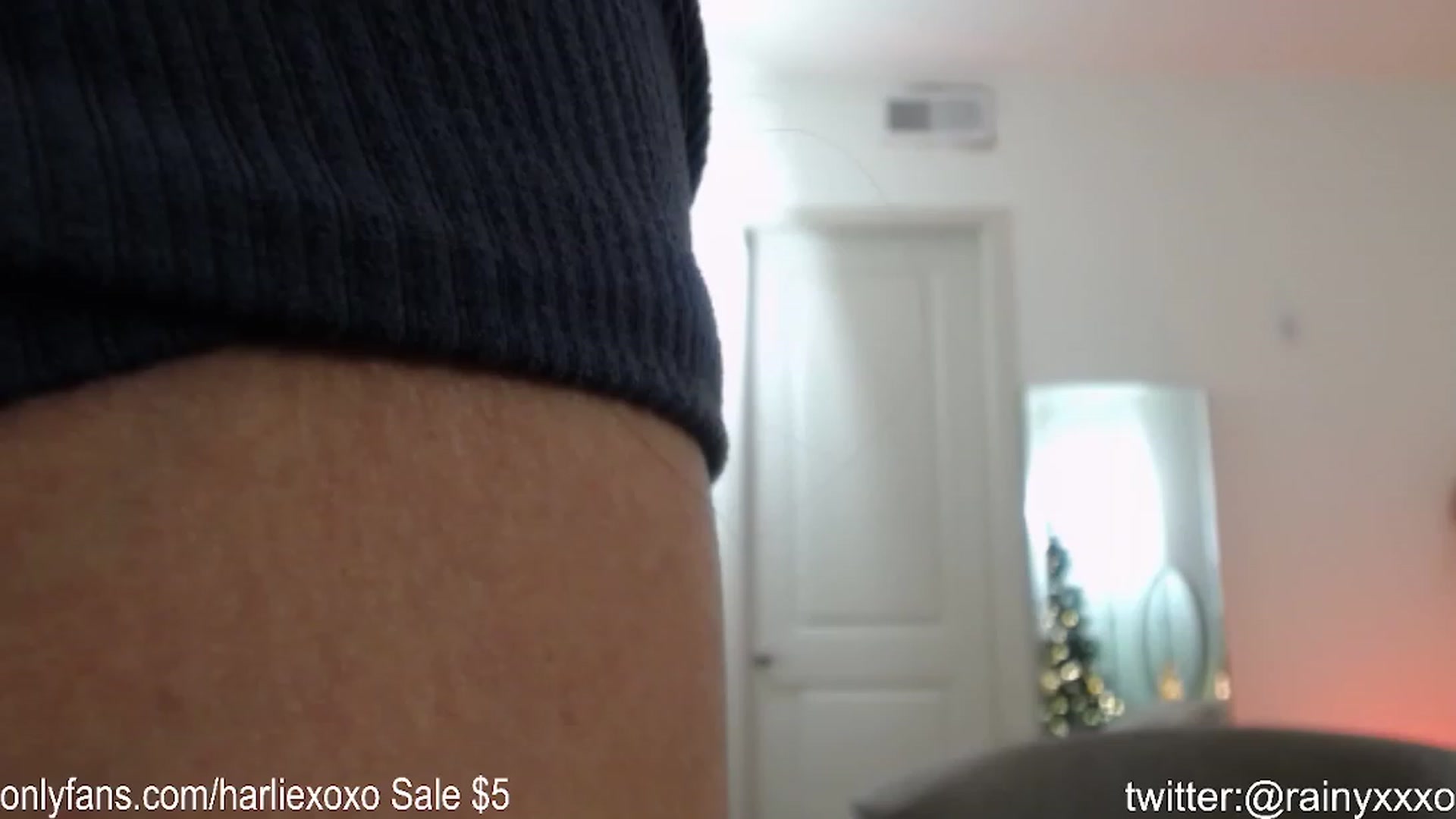 Gallery image thumbnail from SweetHarlie's myfreecams stream on, 12/03/2023, 19:21 image 11 of 20