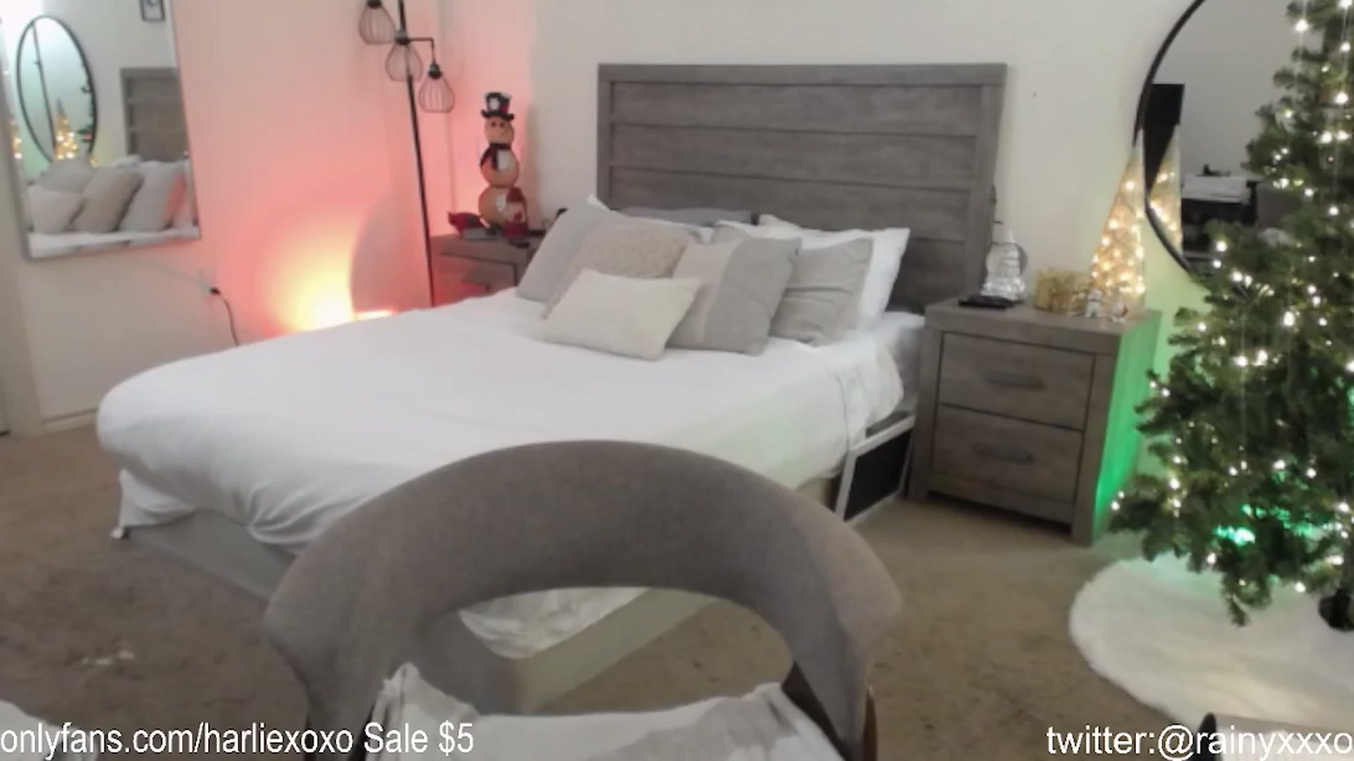 Gallery image thumbnail from SweetHarlie's myfreecams stream on, 12/03/2023, 20:44 image 19 of 20