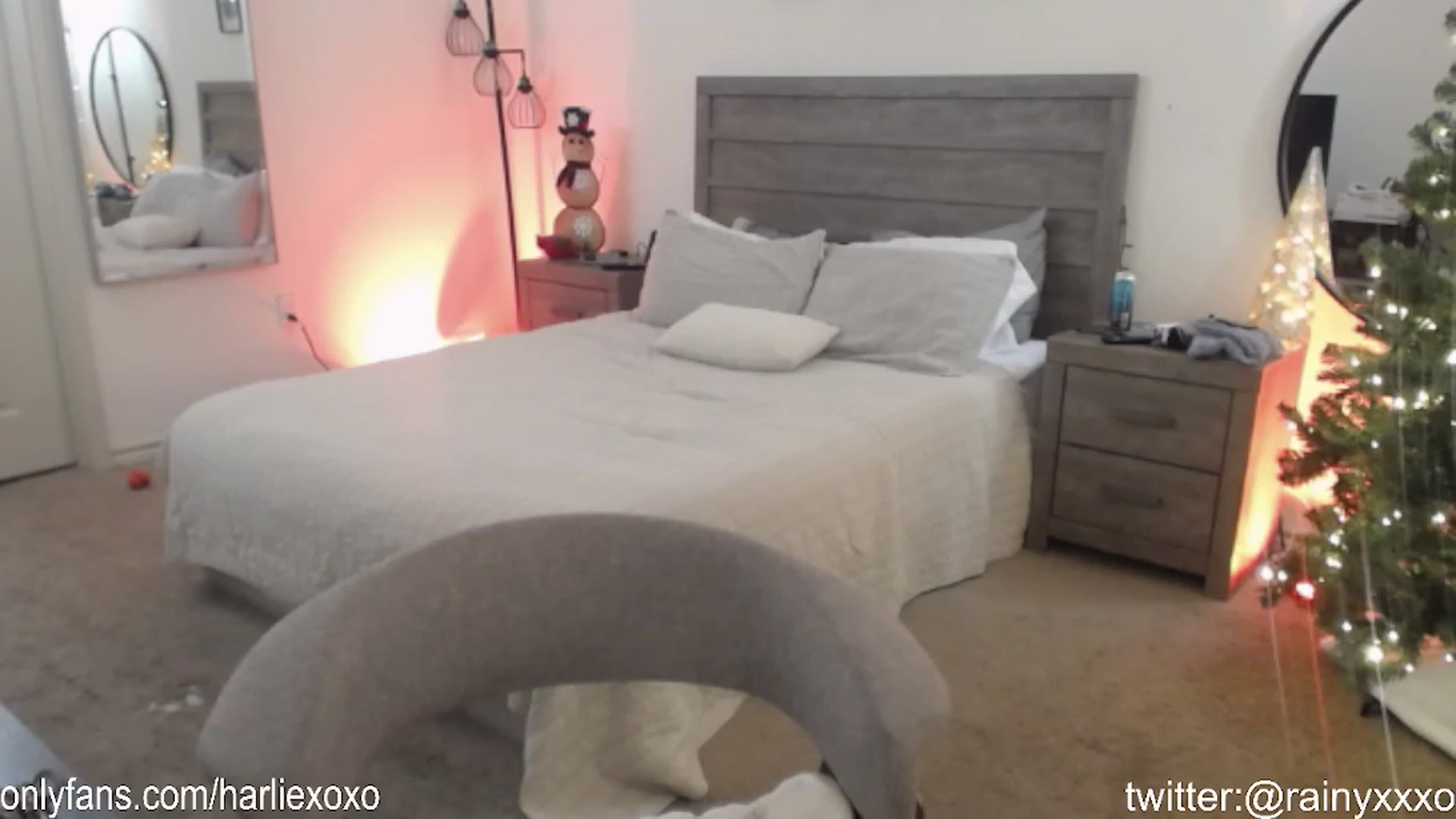 Gallery image thumbnail from SweetHarlie's myfreecams stream on, 01/27/2024, 23:12 image 11 of 20