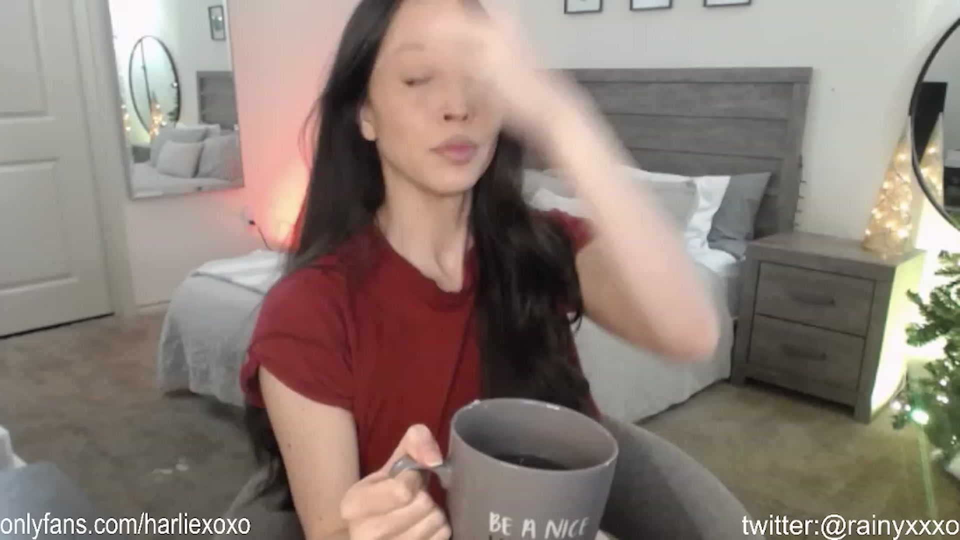 Gallery image thumbnail from SweetHarlie's myfreecams stream on, 01/29/2024, 22:57 image 12 of 20