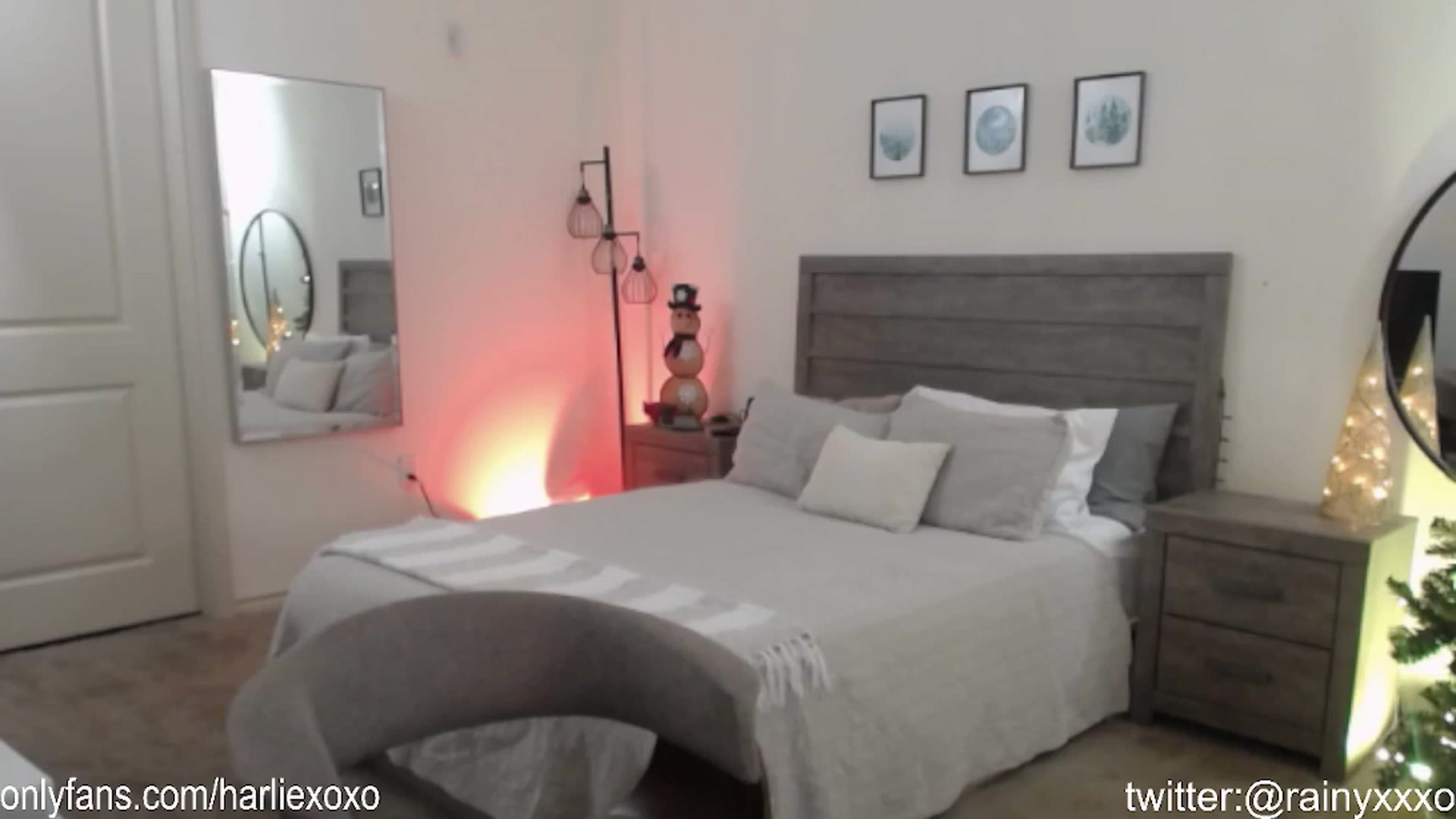 Gallery image thumbnail from SweetHarlie's myfreecams stream on, 01/29/2024, 22:57 image 10 of 20