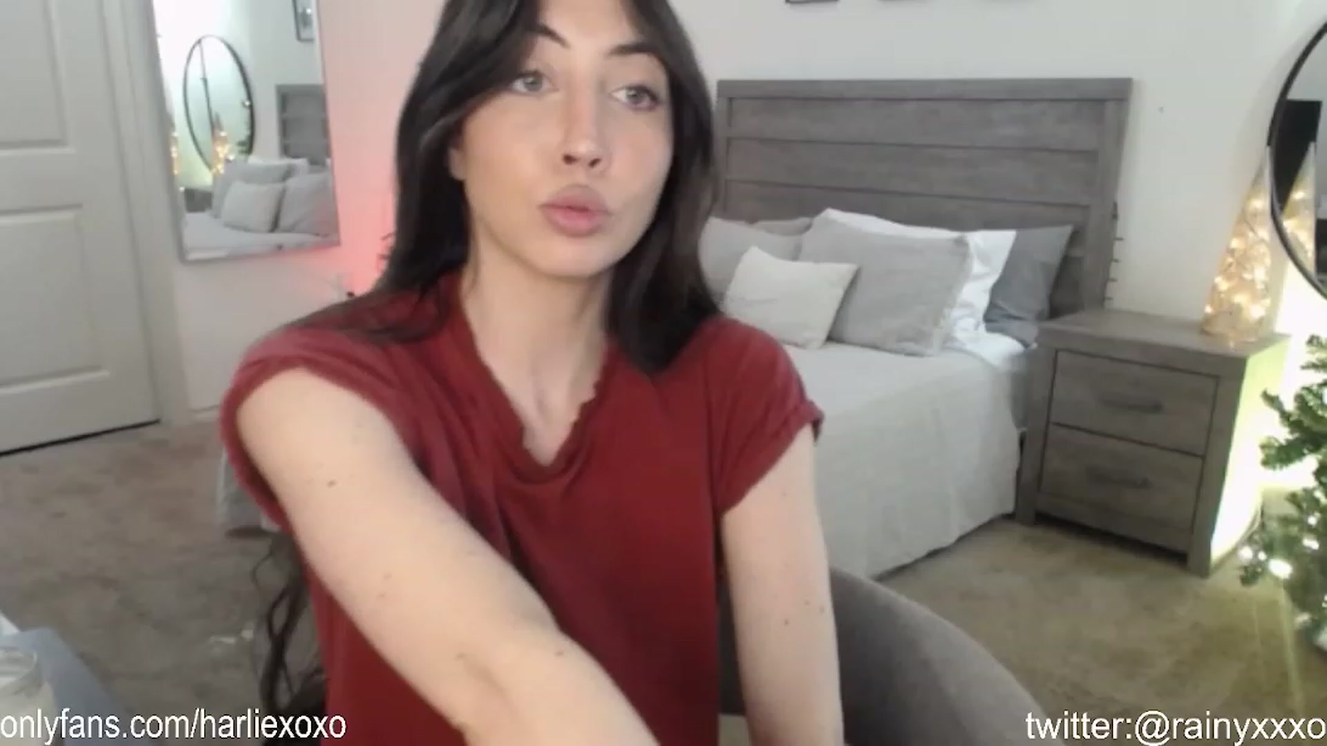 Gallery image thumbnail from SweetHarlie's myfreecams stream on, 01/29/2024, 23:20 image 8 of 20
