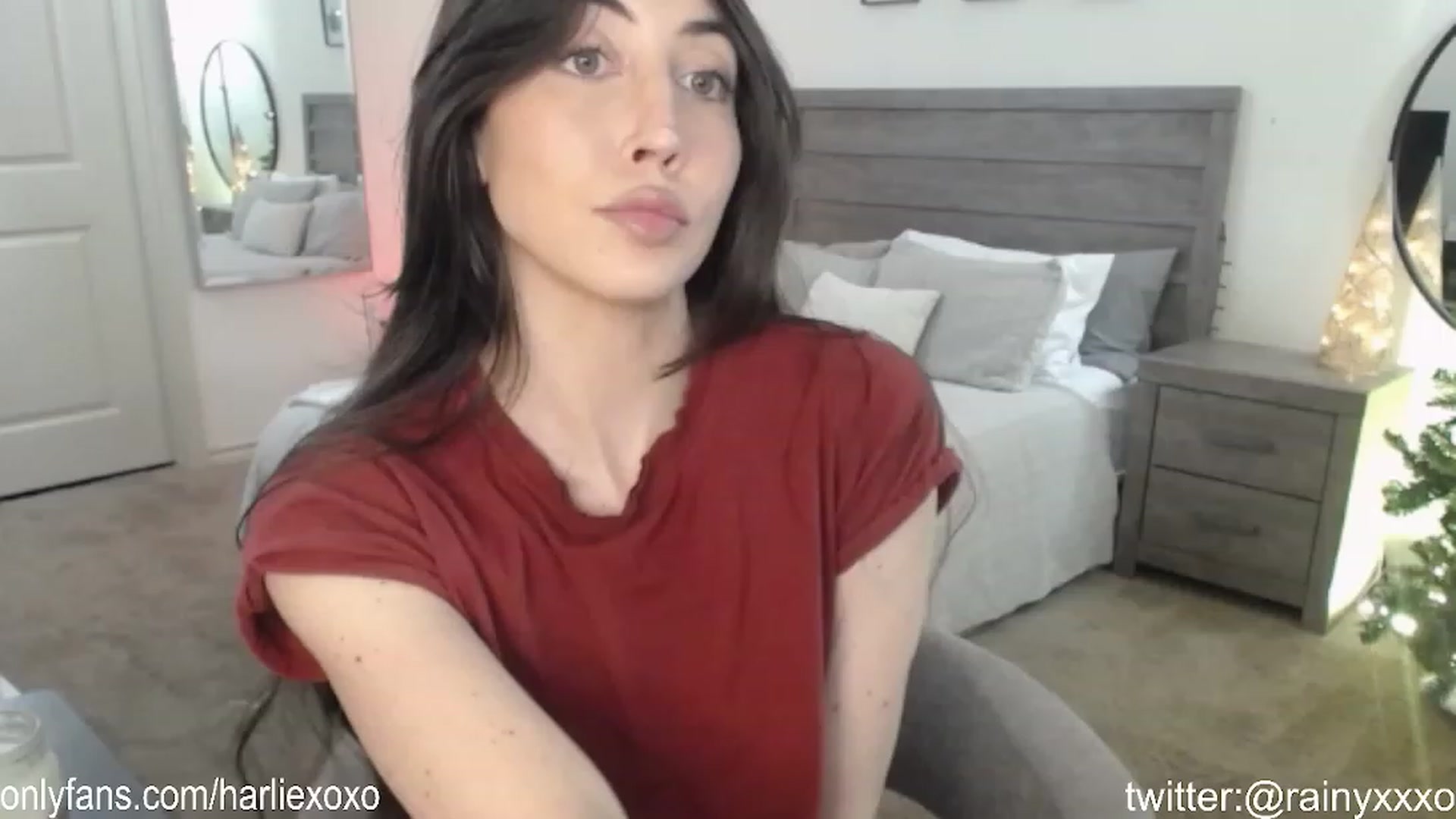 Gallery image thumbnail from SweetHarlie's myfreecams stream on, 01/29/2024, 23:20 image 20 of 20