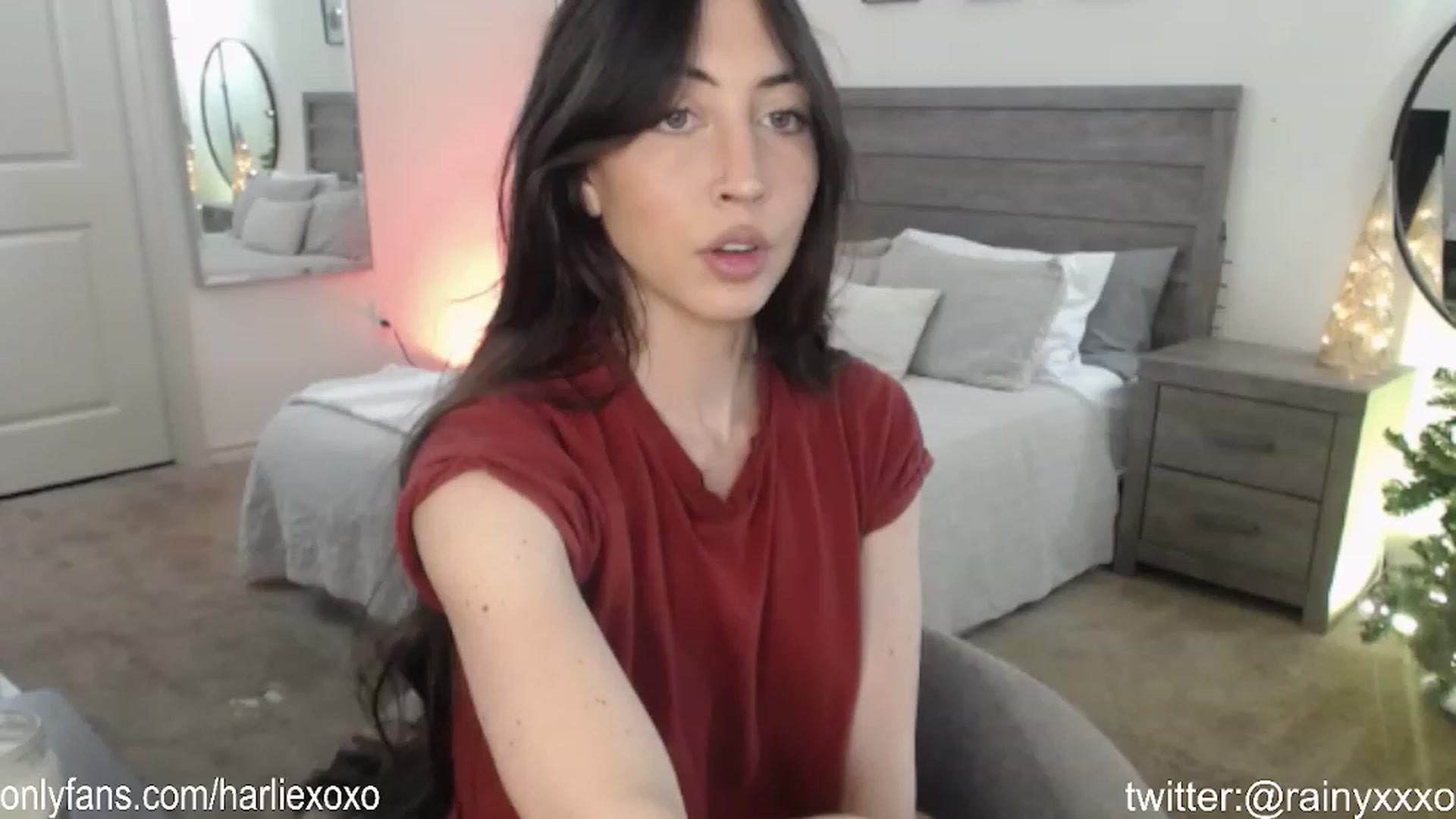 Gallery image thumbnail from SweetHarlie's myfreecams stream on, 01/29/2024, 23:20 image 5 of 20