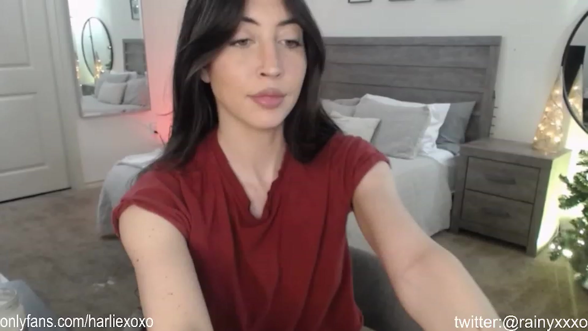 Gallery image thumbnail from SweetHarlie's myfreecams stream on, 01/29/2024, 23:20 image 10 of 20