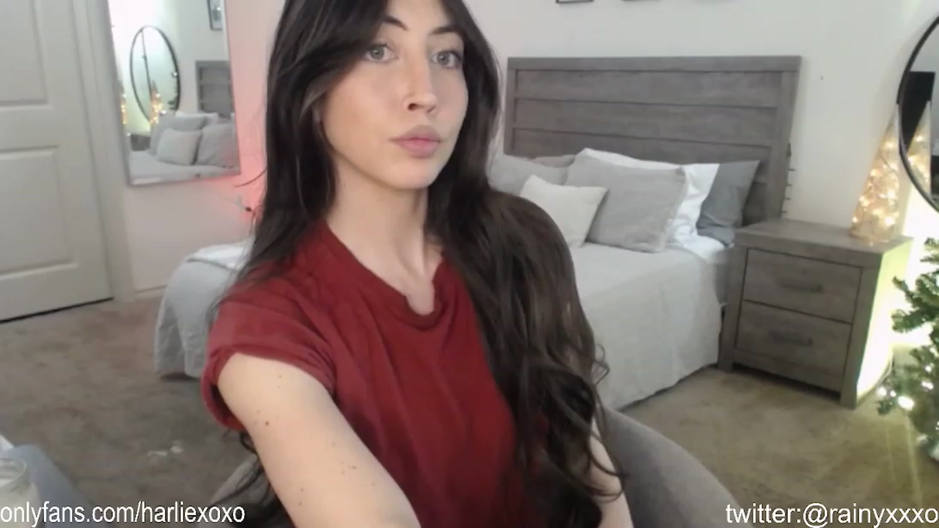 Gallery image thumbnail from SweetHarlie's myfreecams stream on, 01/29/2024, 23:20 image 12 of 20