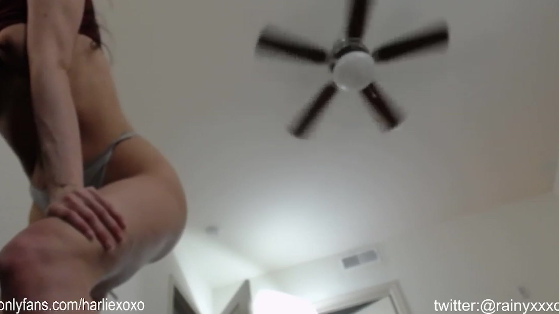 Gallery image thumbnail from SweetHarlie's myfreecams stream on, 03/25/2024, 21:22 image 10 of 20