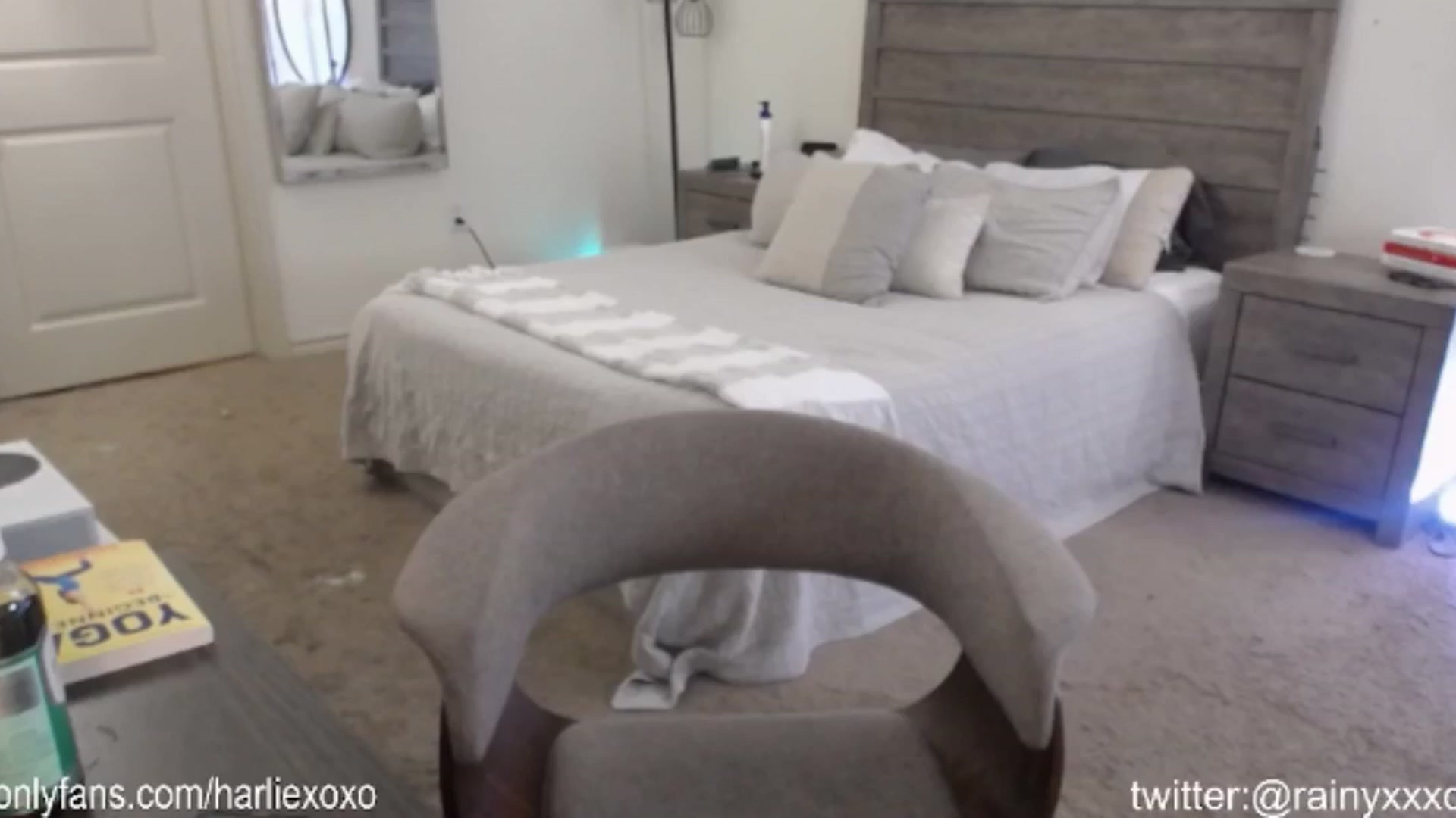 Gallery image thumbnail from SweetHarlie's myfreecams stream on, 05/21/2024, 21:56 image 12 of 20