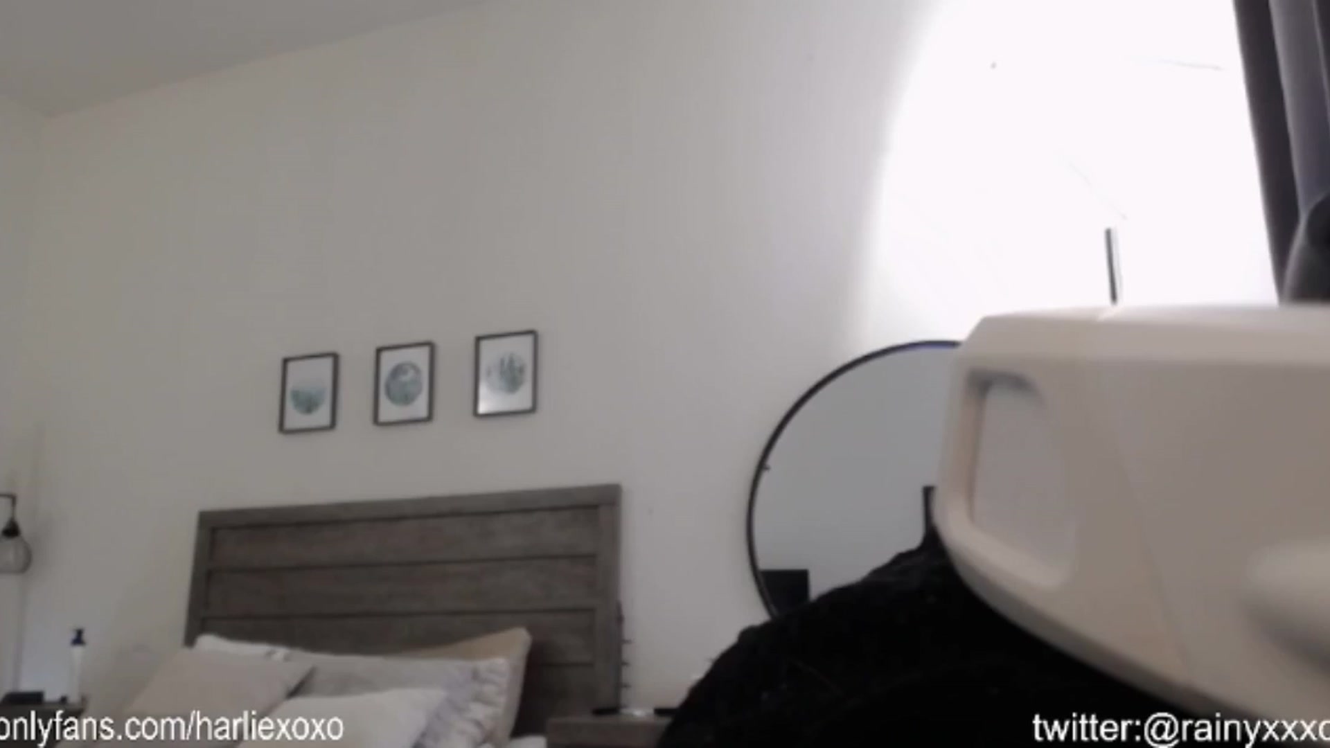 Gallery image thumbnail from SweetHarlie's myfreecams stream on, 05/24/2024, 19:37 image 19 of 20