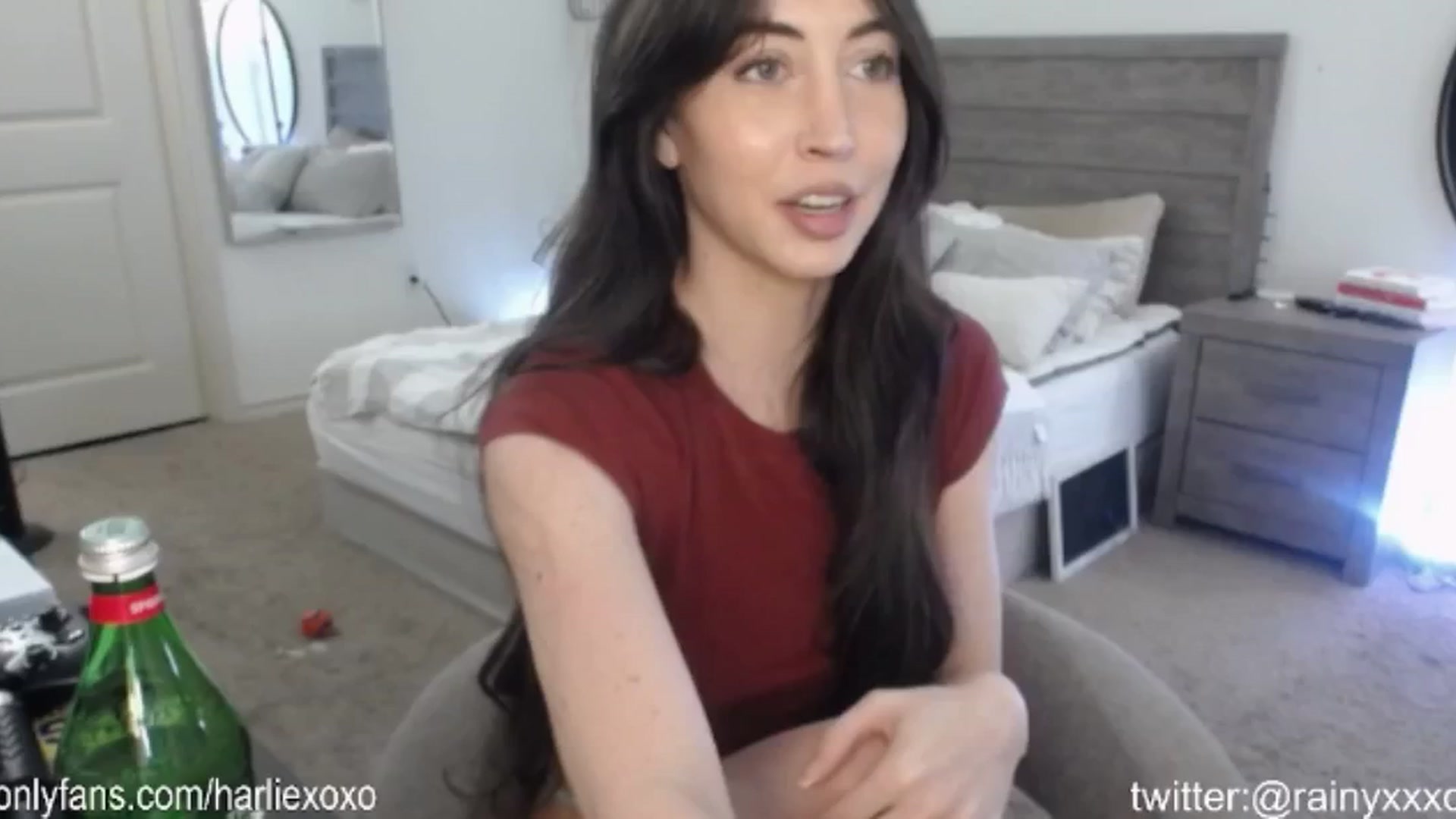 Gallery image thumbnail from SweetHarlie's myfreecams stream on, 05/24/2024, 20:53 image 15 of 20