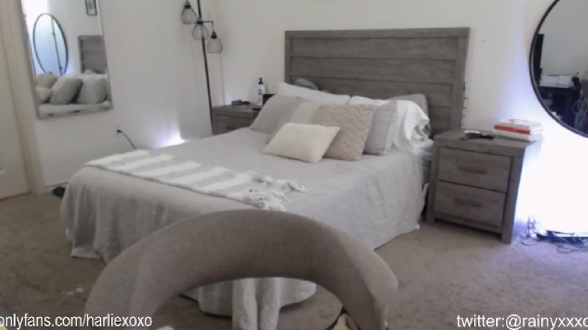 Gallery image thumbnail from SweetHarlie's myfreecams stream on, 06/06/2024, 23:10 image 14 of 20