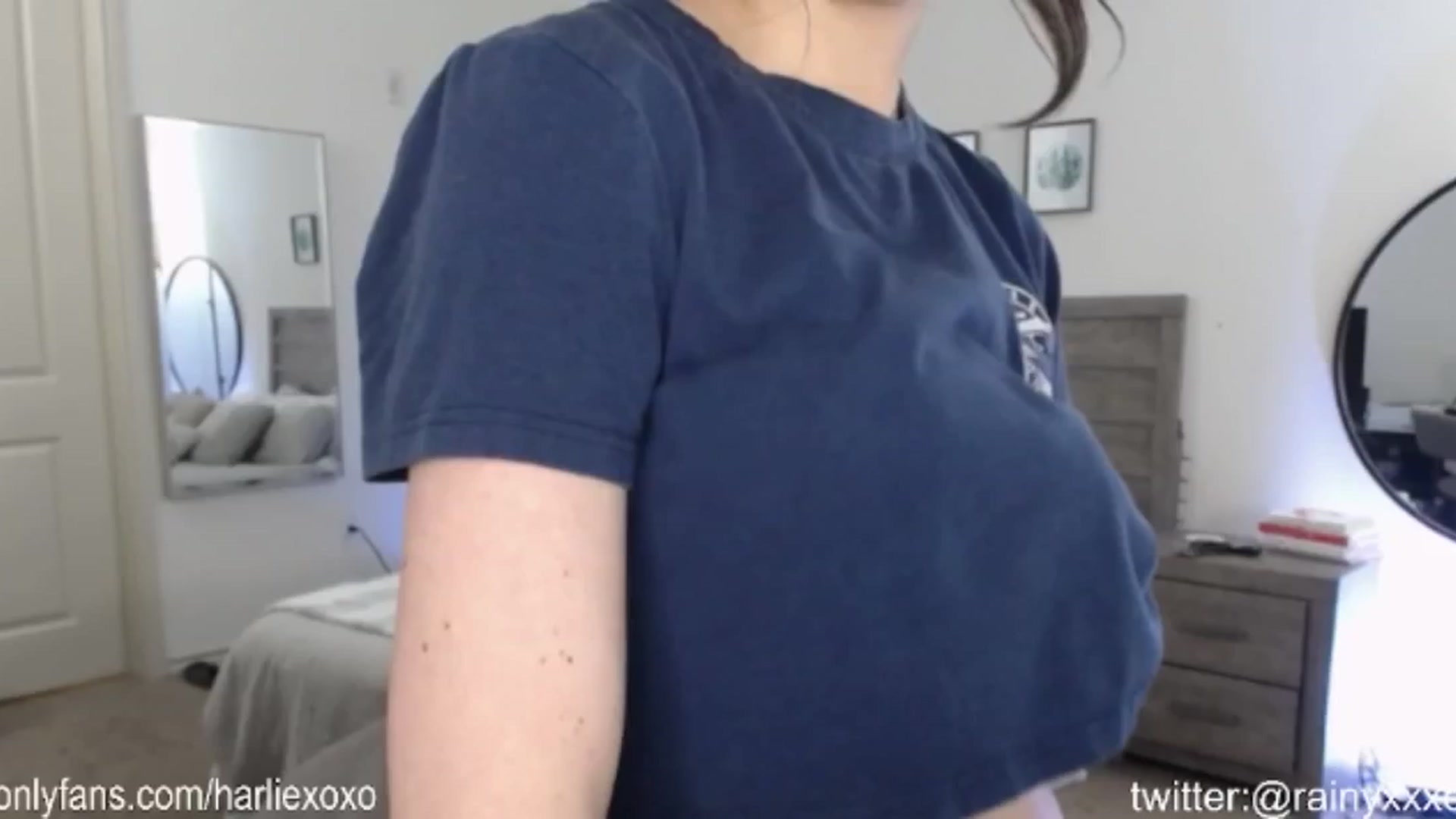 Gallery image thumbnail from SweetHarlie's myfreecams stream on, 06/06/2024, 23:10 image 18 of 20