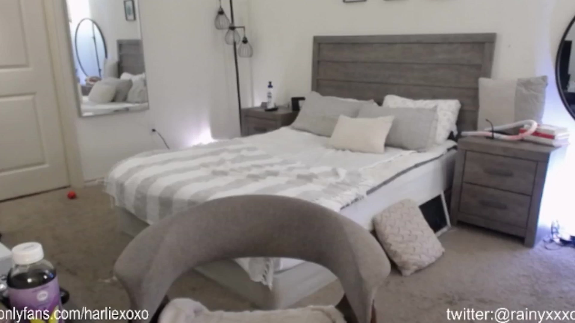 Gallery image thumbnail from SweetHarlie's myfreecams stream on, 06/12/2024, 23:14 image 8 of 20