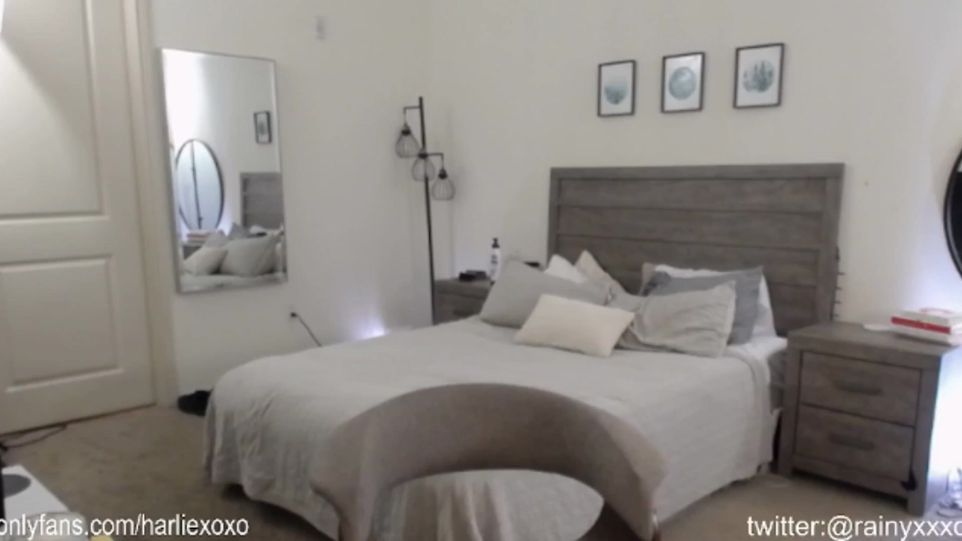 Gallery image thumbnail from SweetHarlie's myfreecams stream on, 07/02/2024, 24:28 image 2 of 20