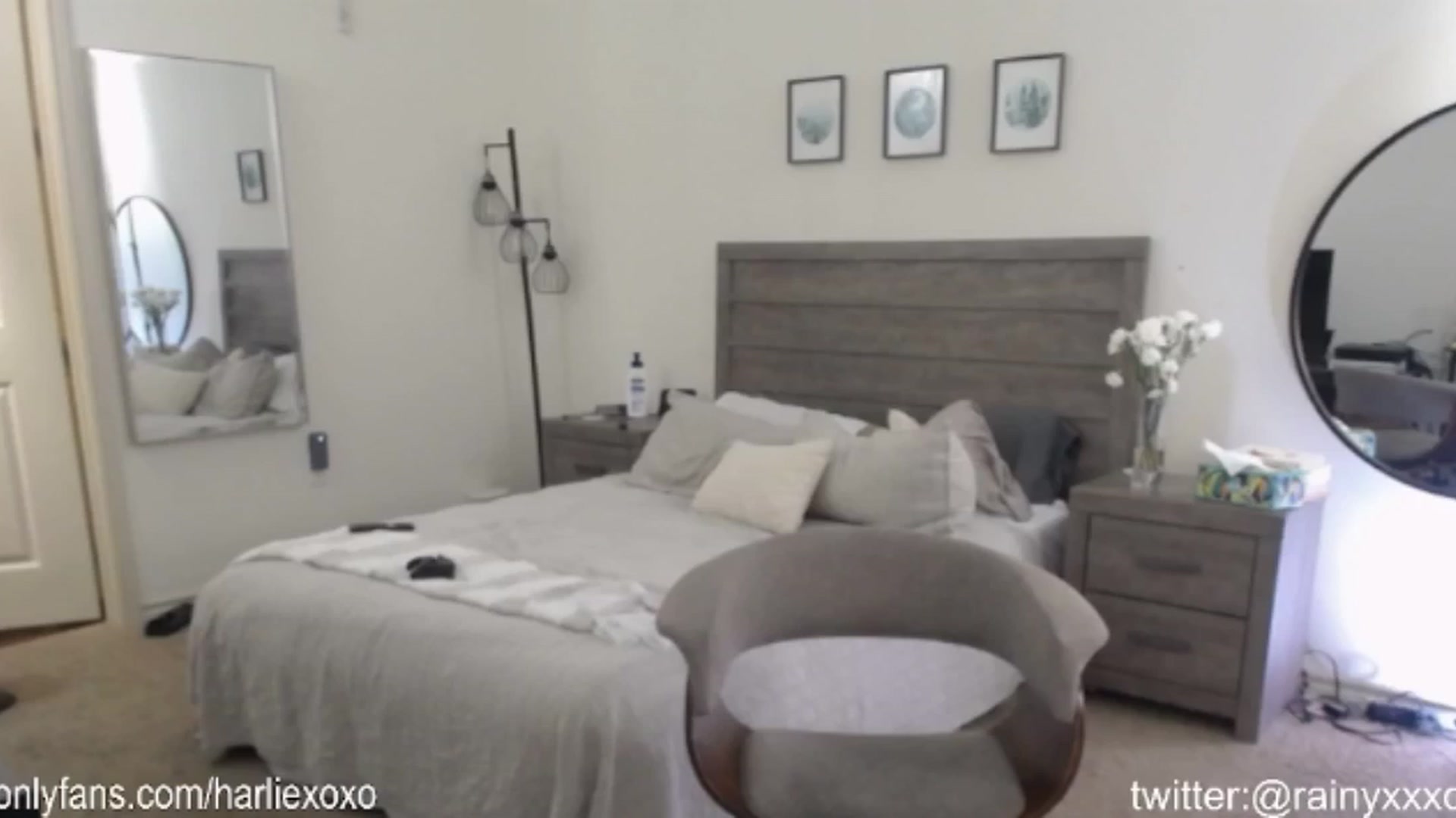 Gallery image thumbnail from SweetHarlie's myfreecams stream on, 08/26/2024, 23:44 image 18 of 20